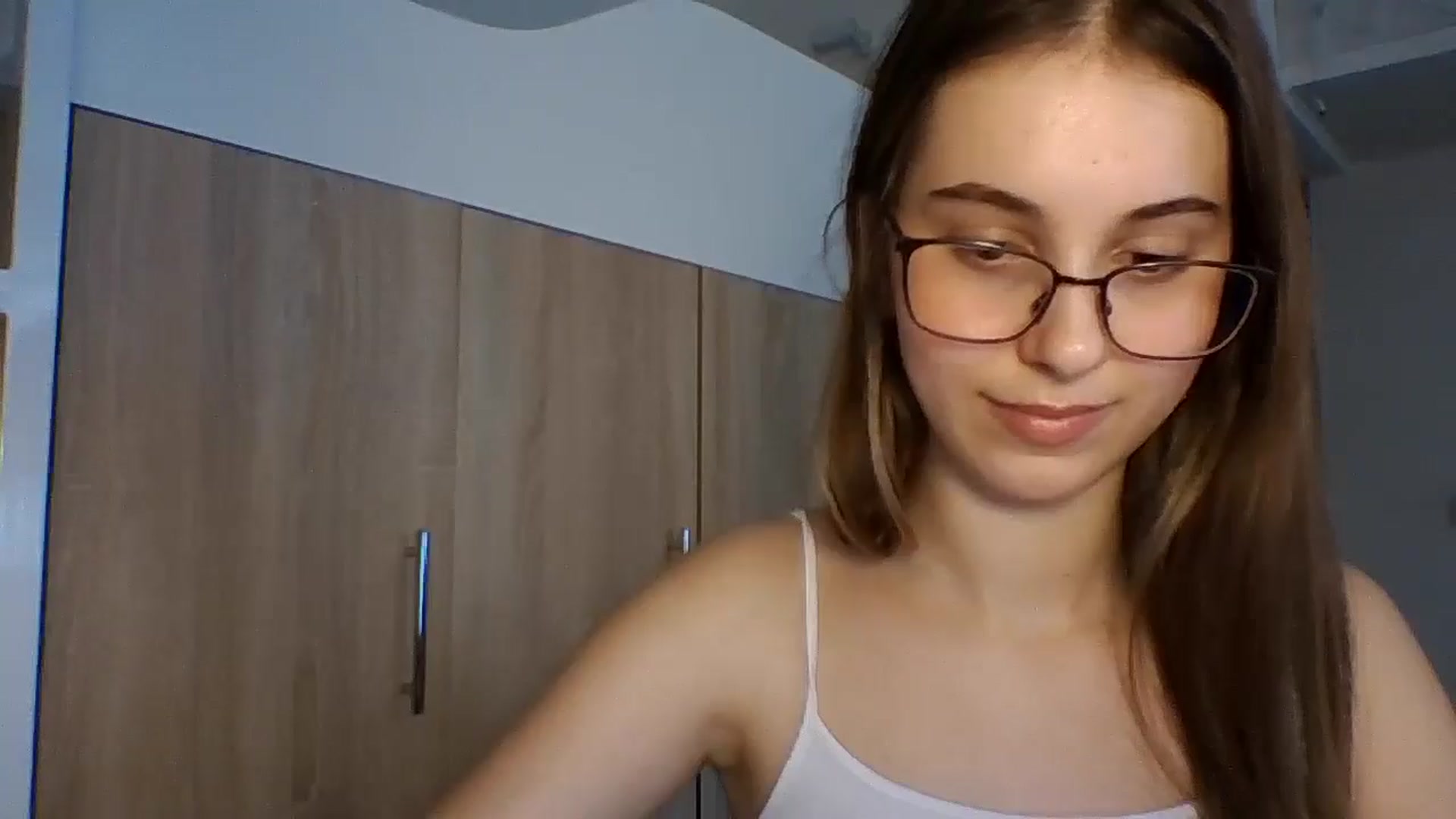 Gallery image thumbnail from SnowKittie's myfreecams stream on, 03/05/2026, 12:05 image 17 of 20