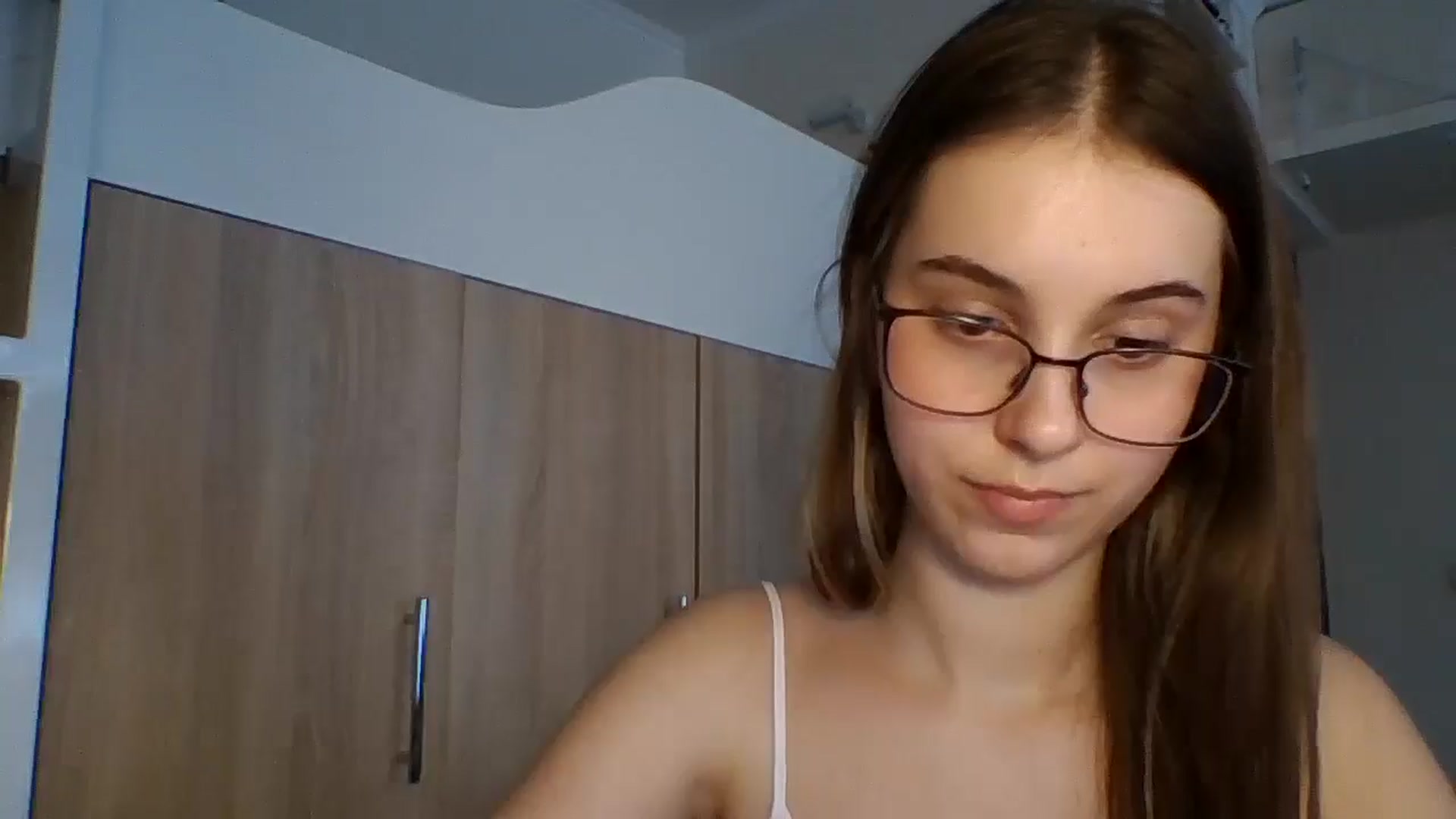 Gallery image thumbnail from SnowKittie's myfreecams stream on, 03/05/2026, 12:05 image 8 of 20