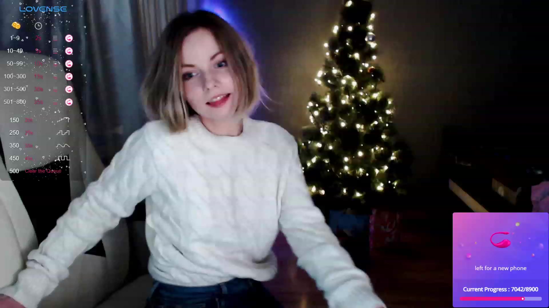 Gallery image thumbnail from SnowPanda's myfreecams stream on, 12/19/2023, 18:50 image 17 of 20