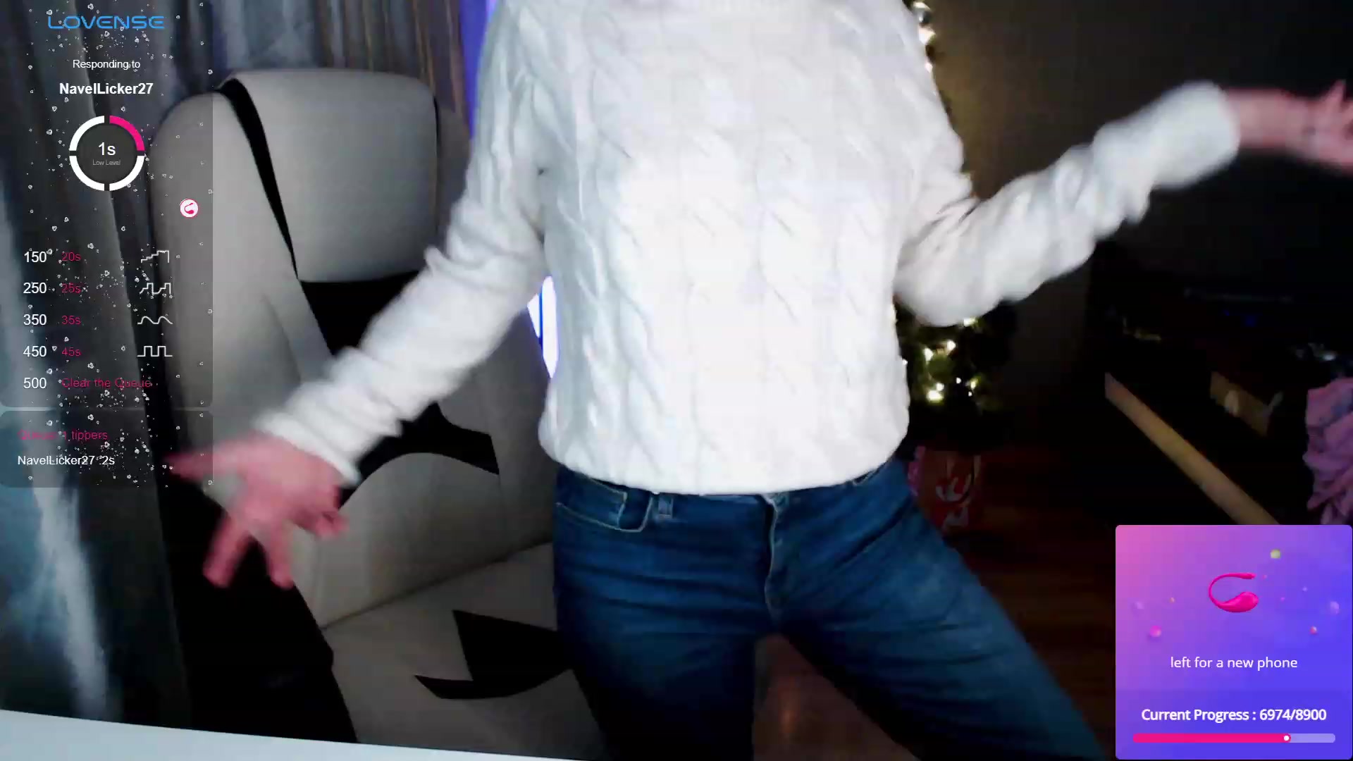 Gallery image thumbnail from SnowPanda's myfreecams stream on, 12/19/2023, 18:50 image 12 of 20