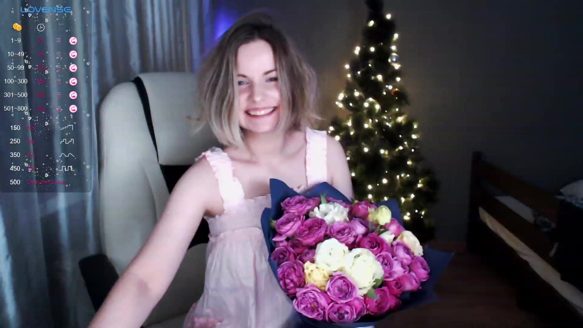 Gallery image thumbnail from SnowPanda's myfreecams stream on, 12/22/2023, 17:41 image 9 of 20