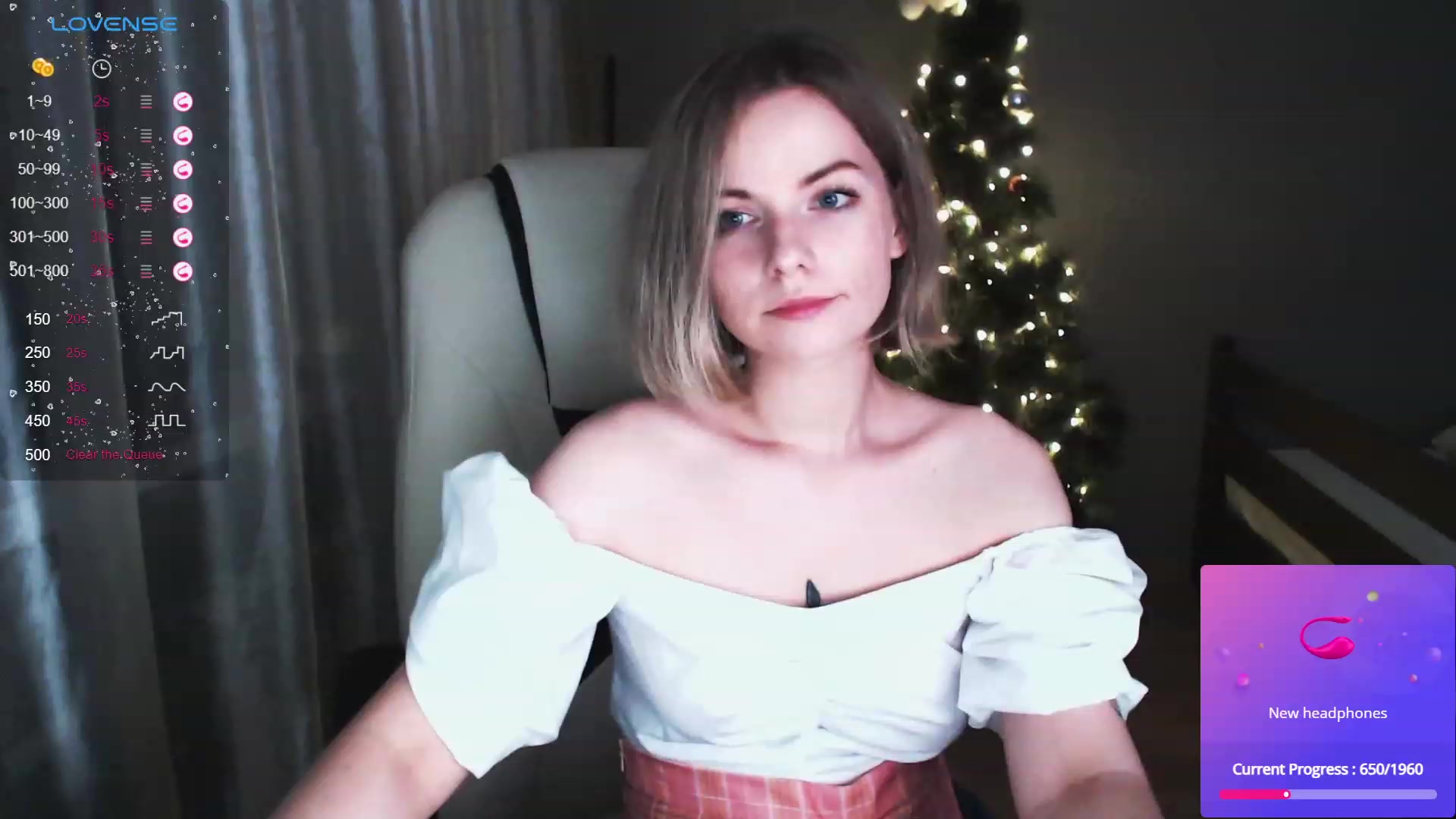 Gallery image thumbnail from SnowPanda's myfreecams stream on, 12/24/2023, 21:16 image 9 of 20