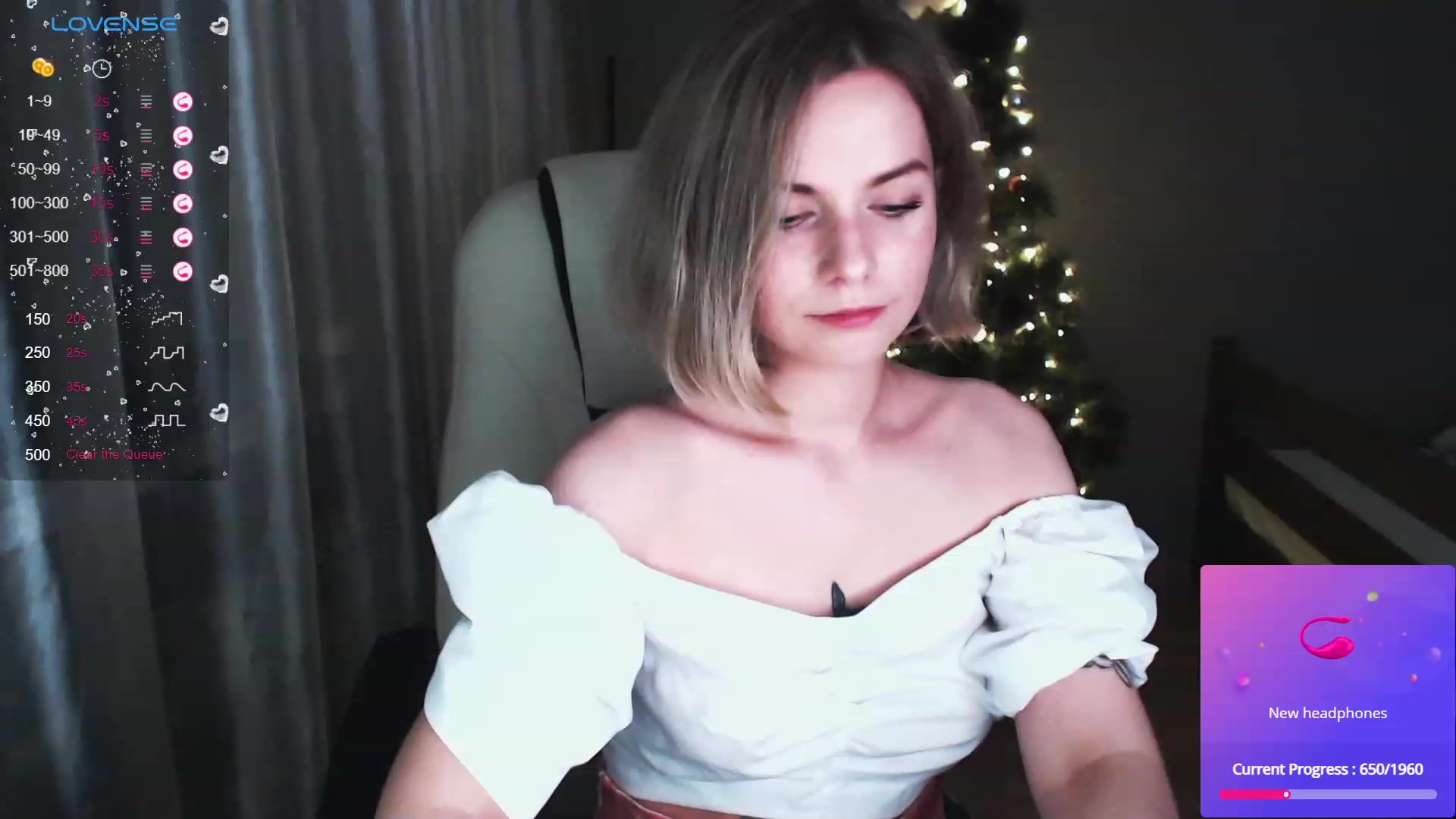 Gallery image thumbnail from SnowPanda's myfreecams stream on, 12/24/2023, 21:16 image 1 of 20