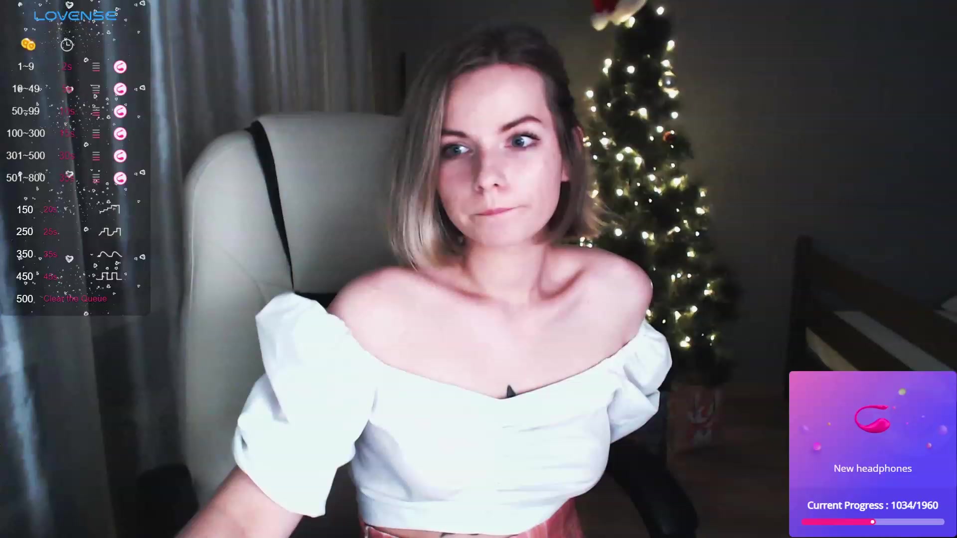 Gallery image thumbnail from SnowPanda's myfreecams stream on, 12/24/2023, 21:16 image 18 of 20