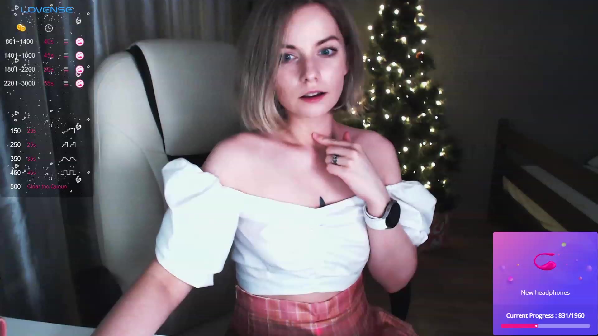 Gallery image thumbnail from SnowPanda's myfreecams stream on, 12/24/2023, 21:16 image 12 of 20