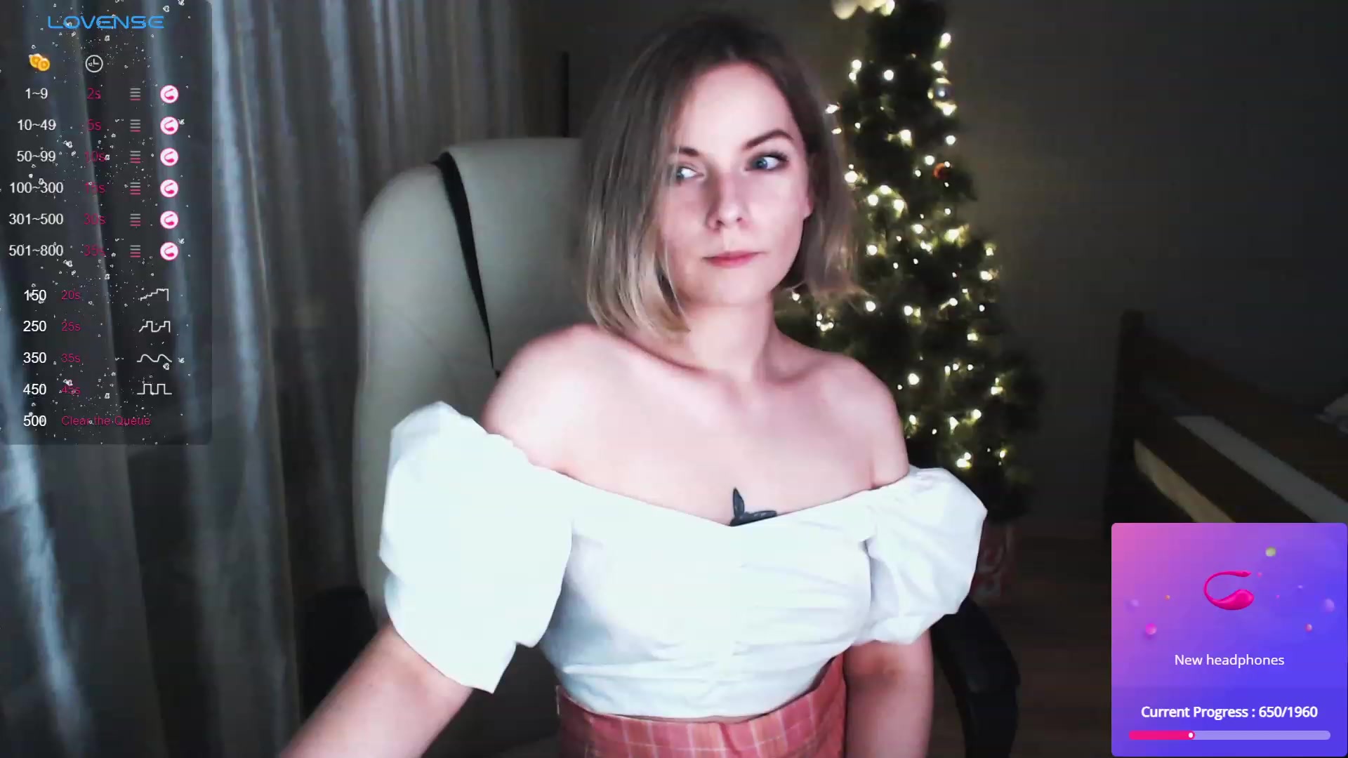 Gallery image thumbnail from SnowPanda's myfreecams stream on, 12/24/2023, 21:16 image 7 of 20