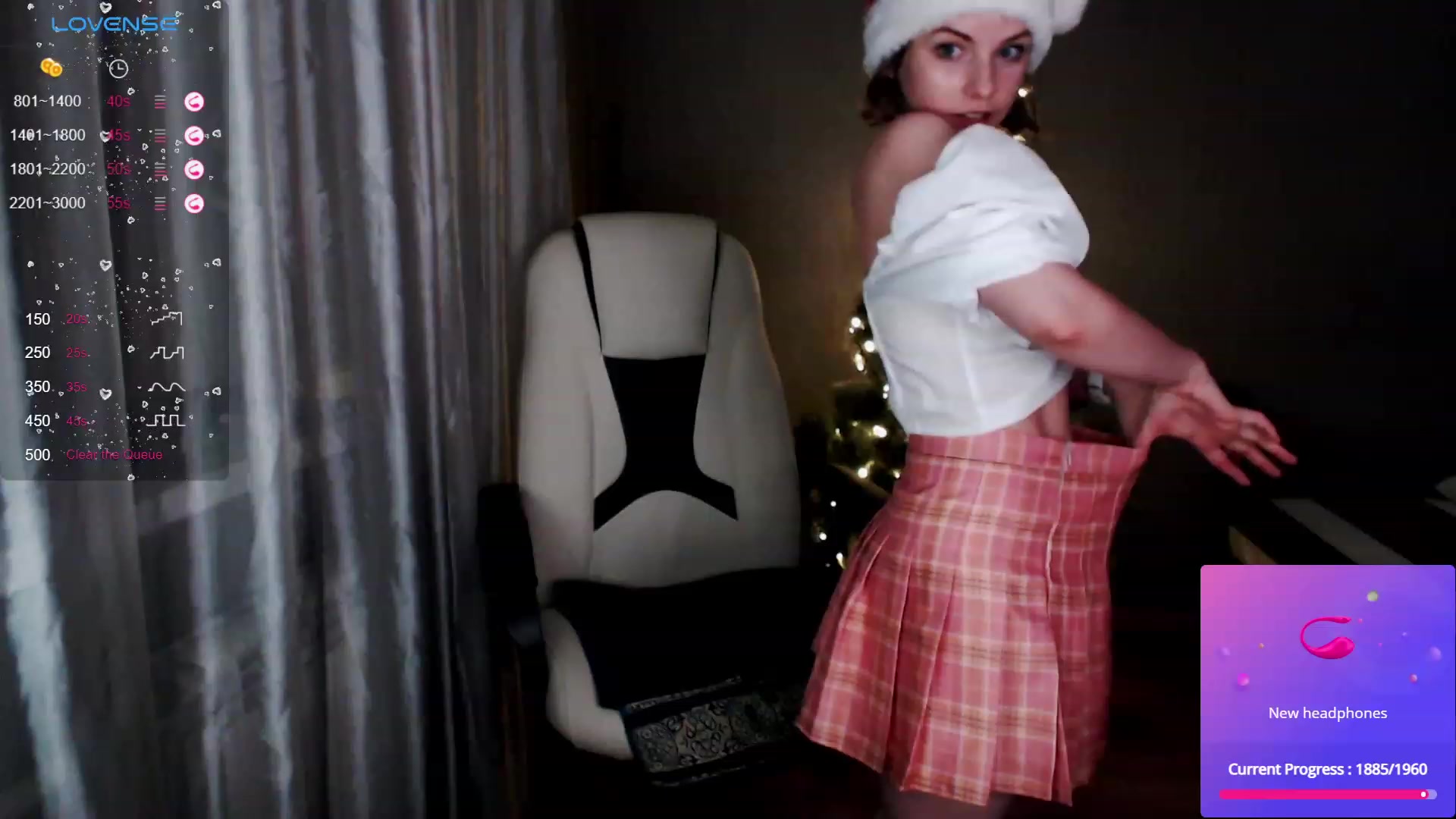 Gallery image thumbnail from SnowPanda's myfreecams stream on, 12/25/2023, 24:32 image 12 of 20