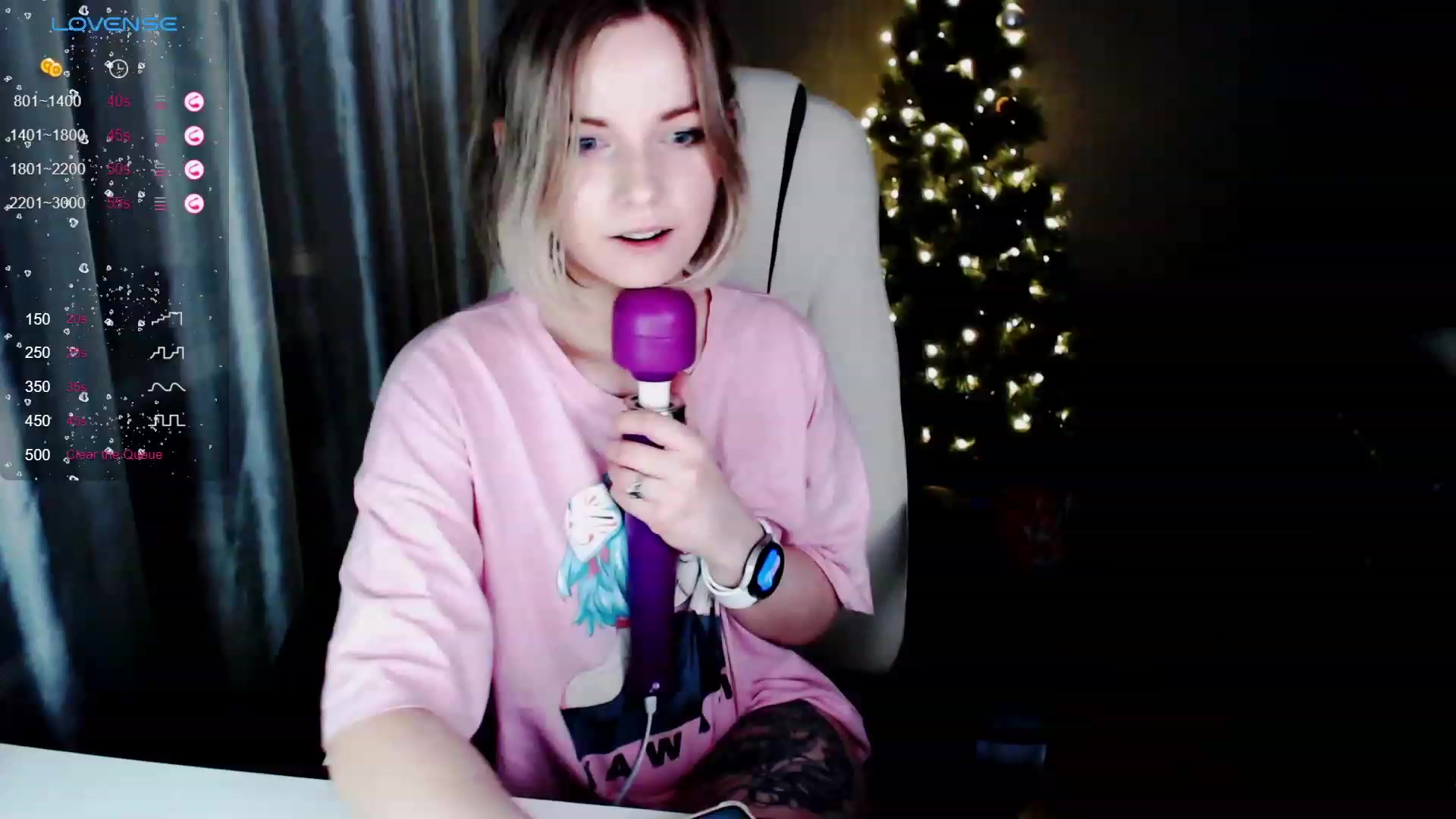 Gallery image thumbnail from SnowPanda's myfreecams stream on, 12/25/2023, 20:12 image 10 of 20
