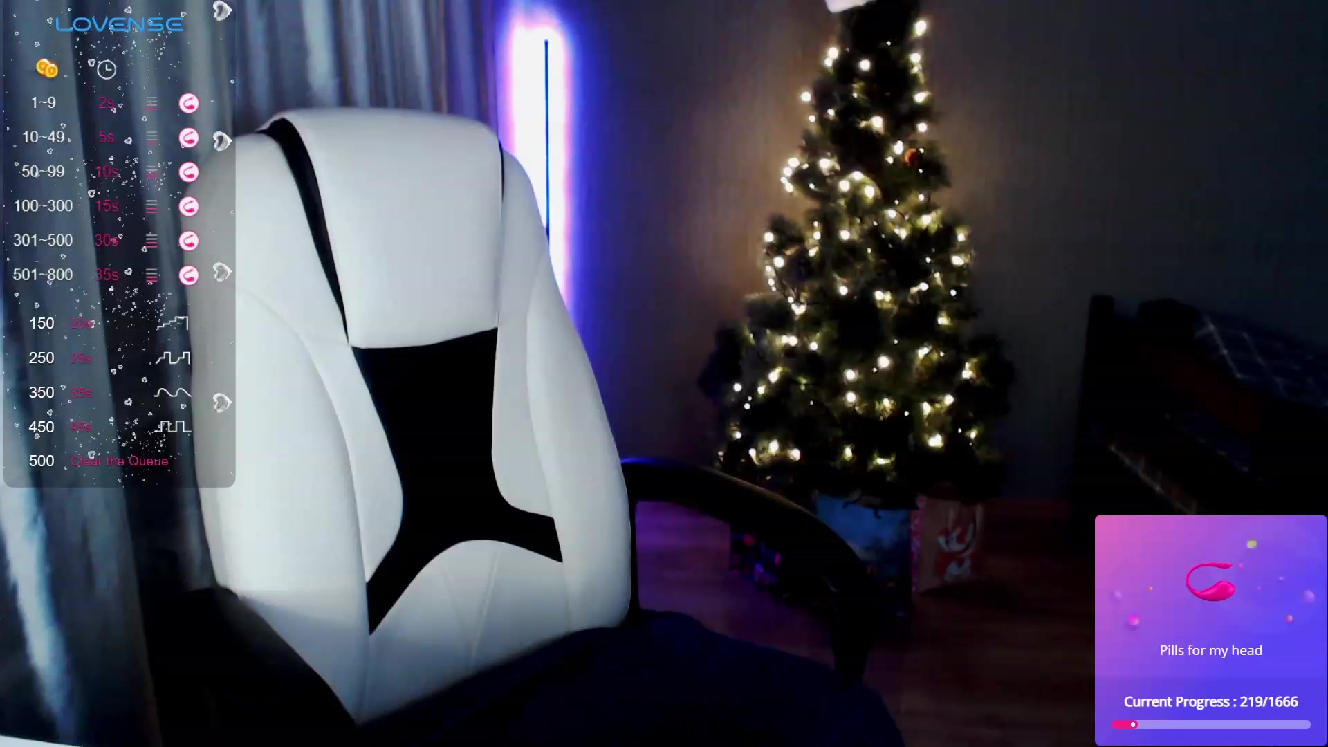 Gallery image thumbnail from SnowPanda's myfreecams stream on, 12/27/2023, 24:10 image 1 of 20
