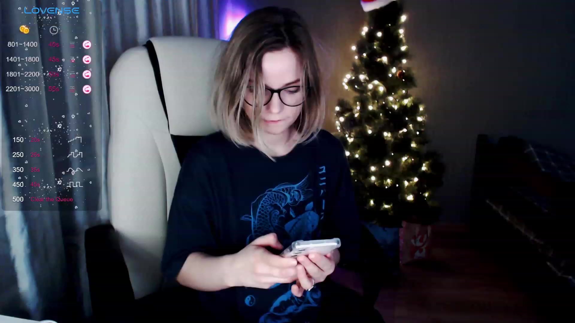Gallery image thumbnail from SnowPanda's myfreecams stream on, 12/27/2023, 24:10 image 18 of 20