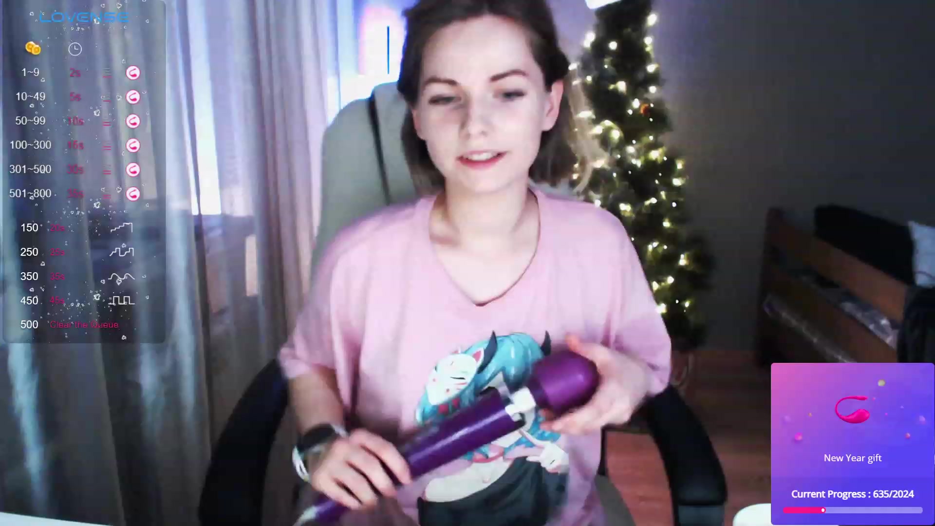 Gallery image thumbnail from SnowPanda's myfreecams stream on, 12/31/2023, 20:33 image 15 of 20