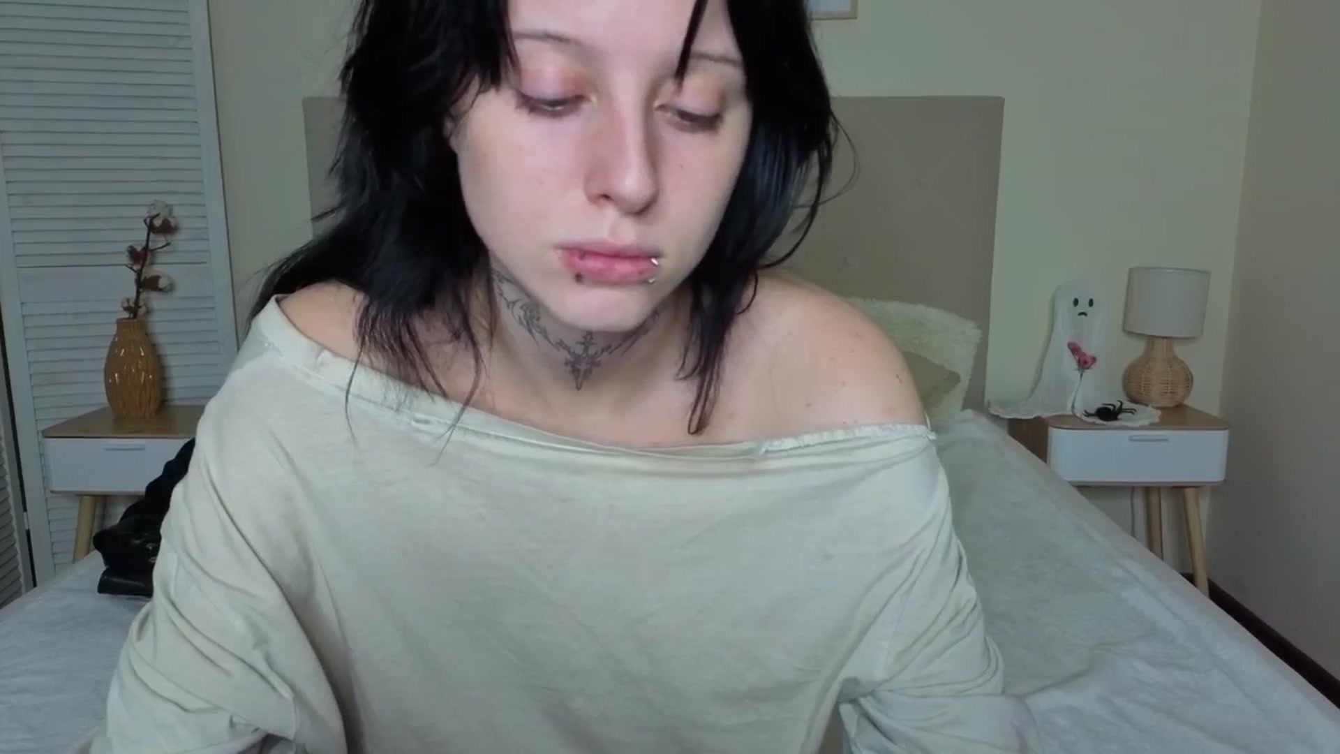 Gallery image thumbnail from Snow__queenn's myfreecams stream on, 12/24/2025, 11:46 image 5 of 20