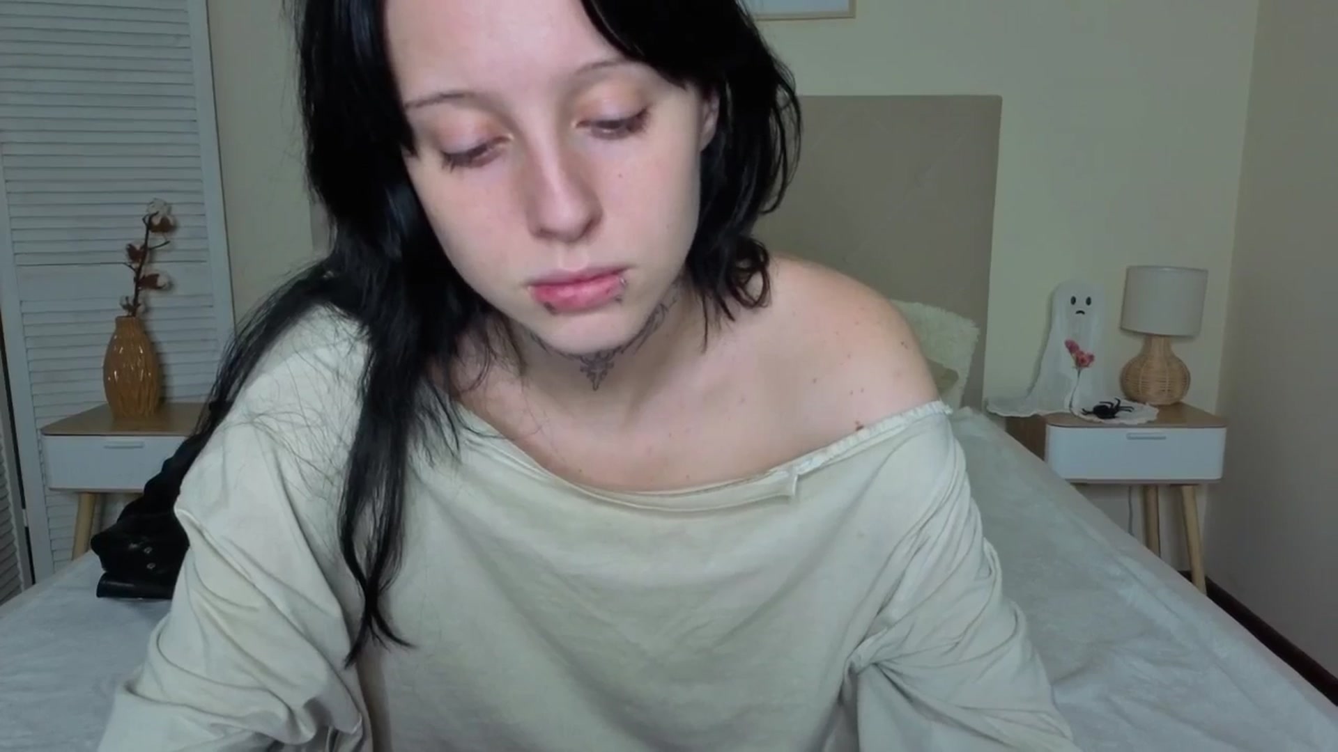 Gallery image thumbnail from Snow__queenn's myfreecams stream on, 12/24/2025, 11:46 image 8 of 20