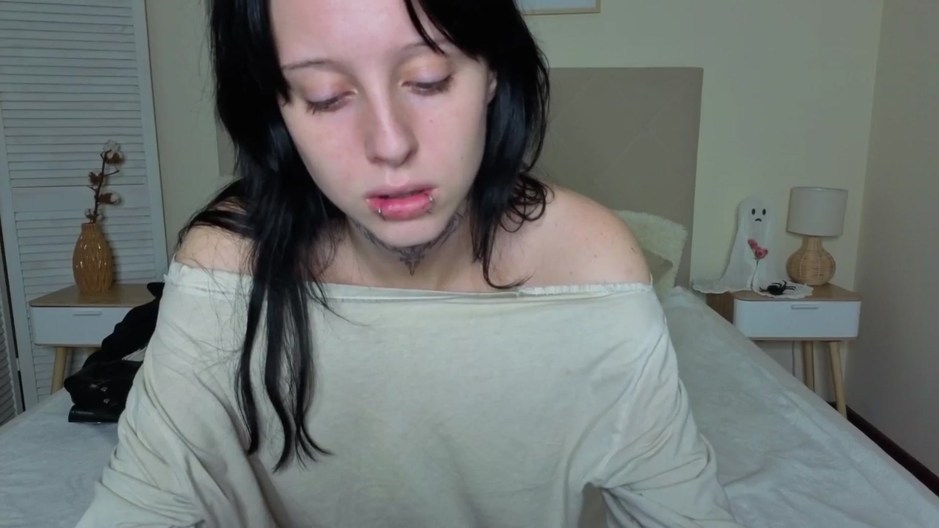 Gallery image thumbnail from Snow__queenn's myfreecams stream on, 12/24/2025, 11:46 image 10 of 20