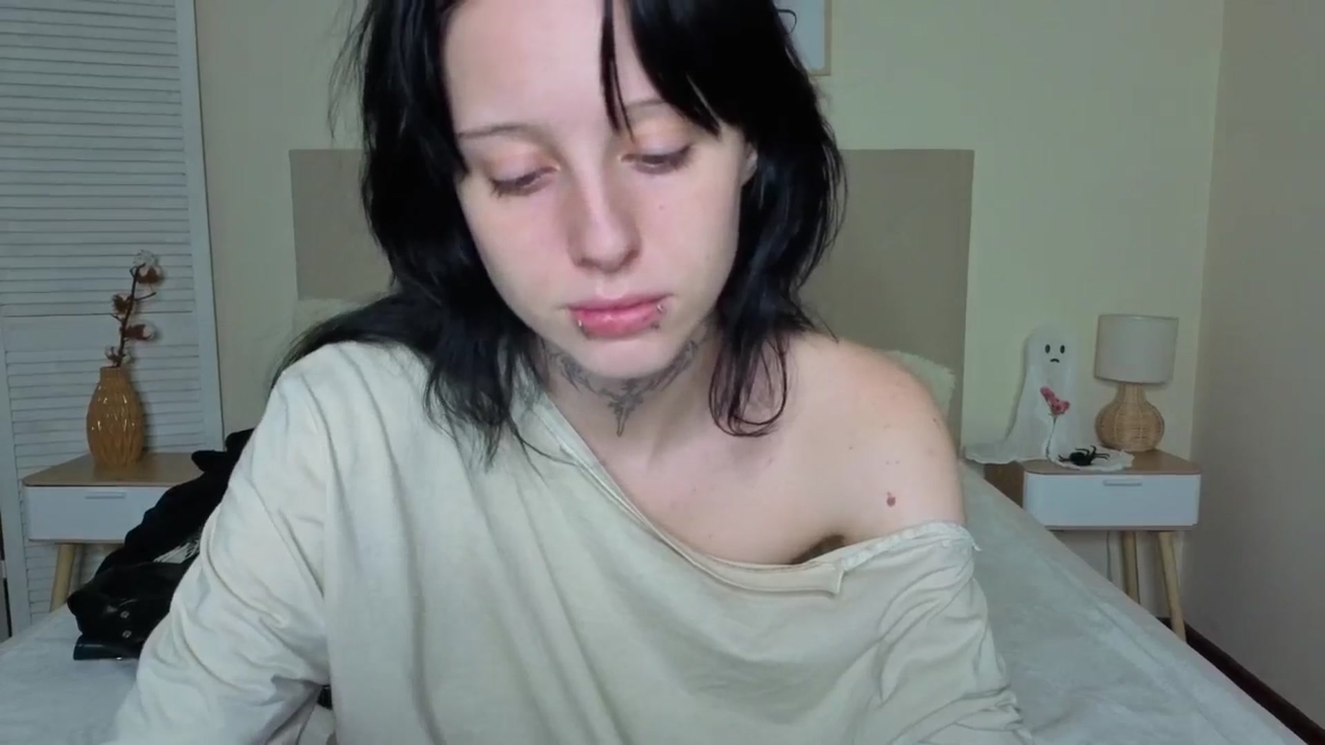Gallery image thumbnail from Snow__queenn's myfreecams stream on, 12/24/2025, 11:46 image 14 of 20
