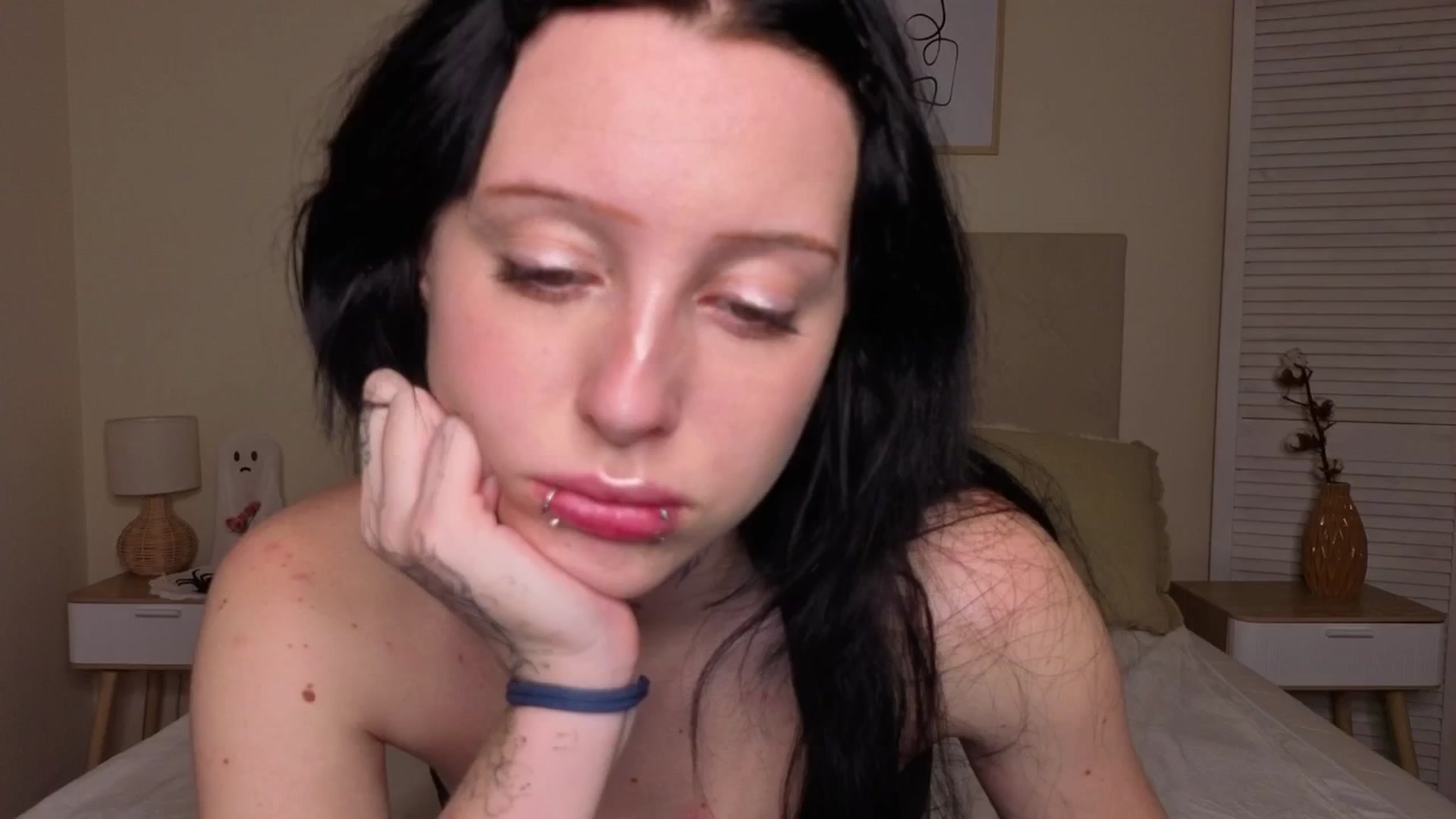 Gallery image thumbnail from Snow__queenn's myfreecams stream on, 12/26/2025, 11:54 image 20 of 20