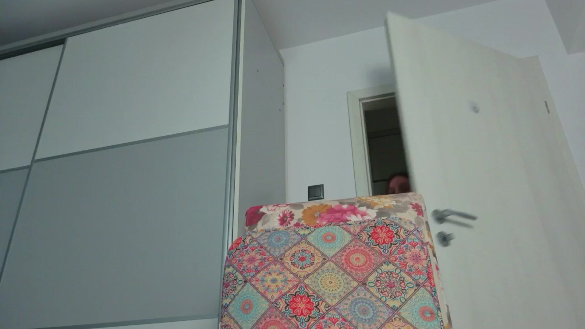 Gallery image thumbnail from Snow_flakee's myfreecams stream on, 04/22/2026, 11:05 image 17 of 20
