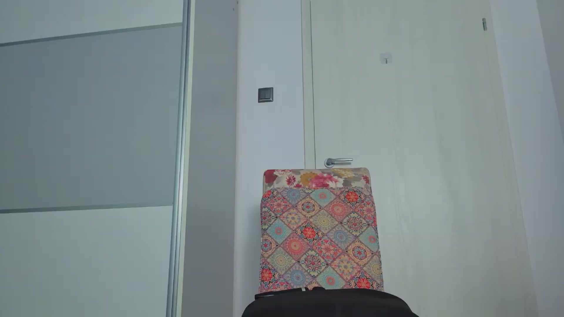 Gallery image thumbnail from Snow_flakee's myfreecams stream on, 05/06/2026, 11:04 image 2 of 20