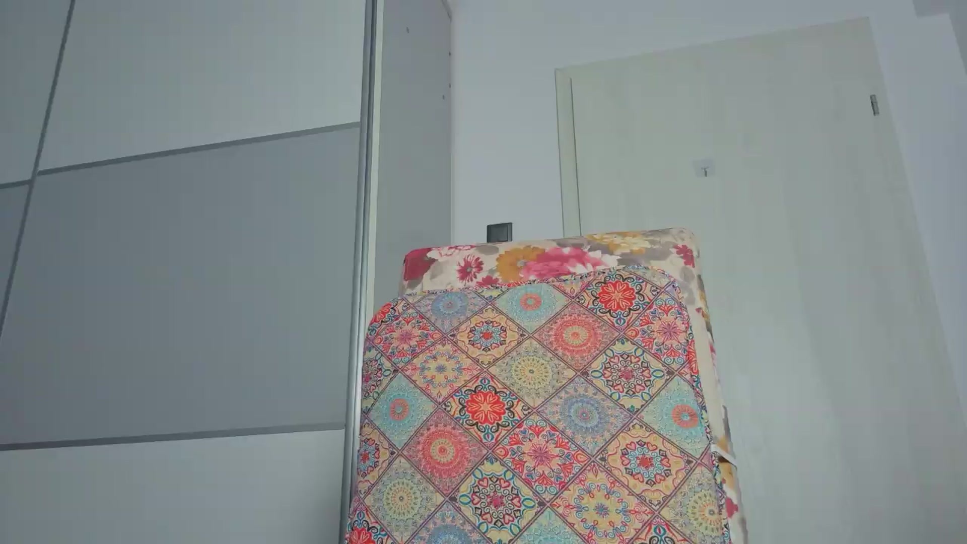 Gallery image thumbnail from Snow_flakee's myfreecams stream on, 05/17/2026, 11:02 image 11 of 20