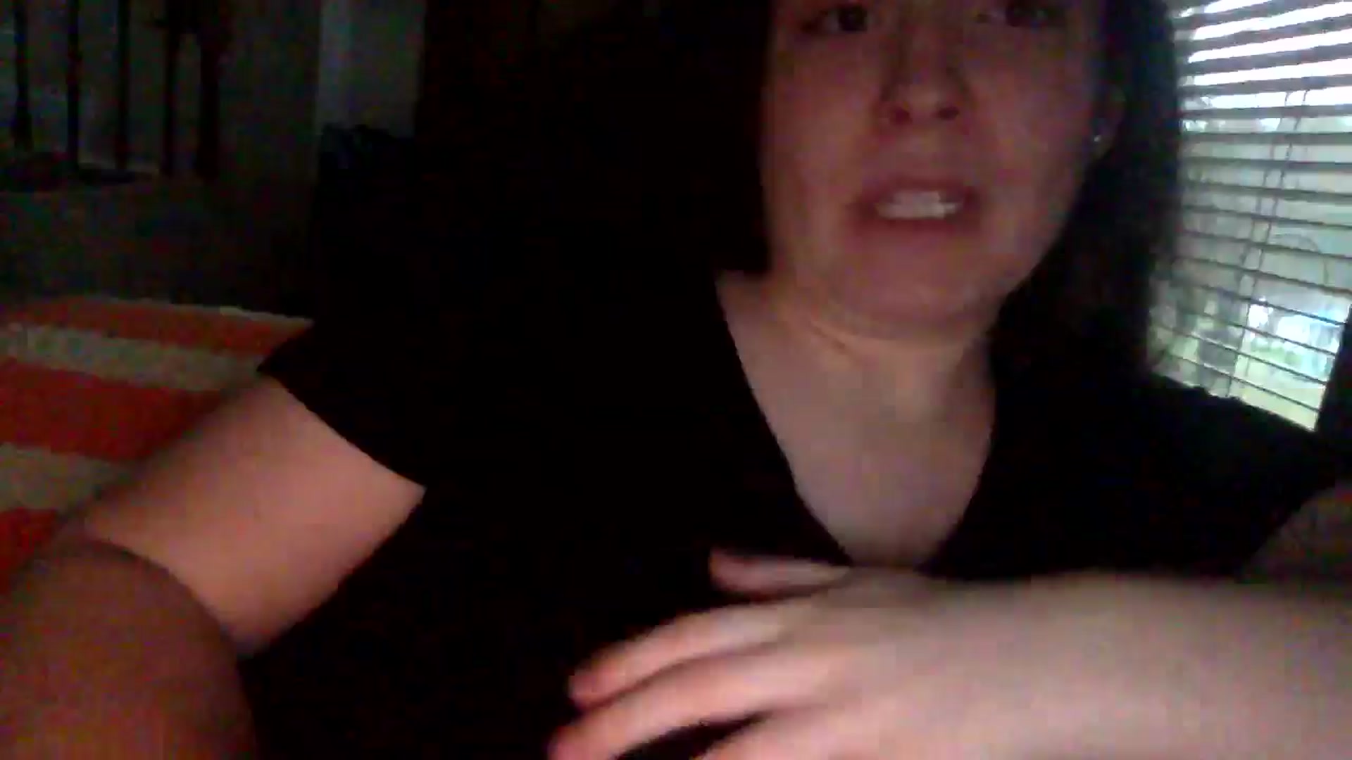 Gallery image thumbnail from Snowbabe4's myfreecams stream on, 04/18/2025, 13:56 image 7 of 20