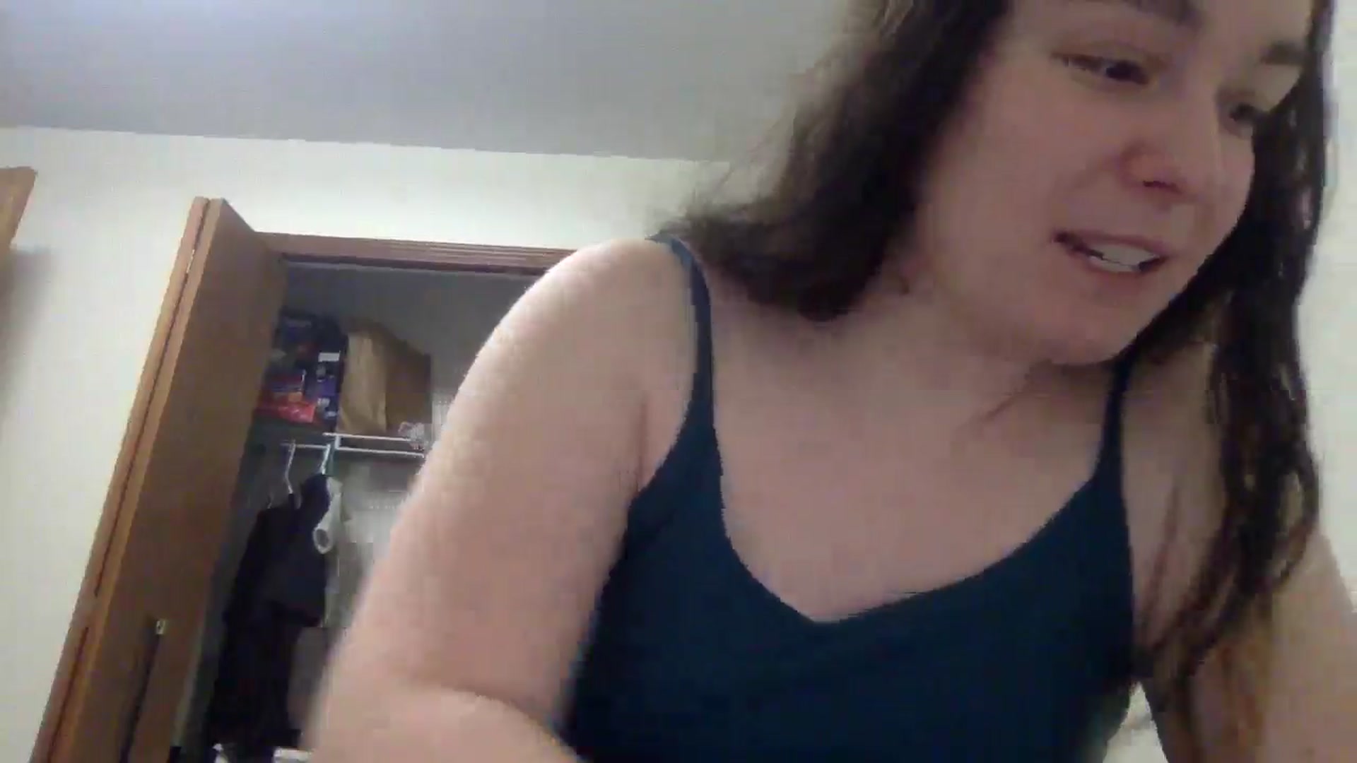Gallery image thumbnail from Snowbabe4's myfreecams stream on, 05/01/2025, 15:18 image 12 of 20