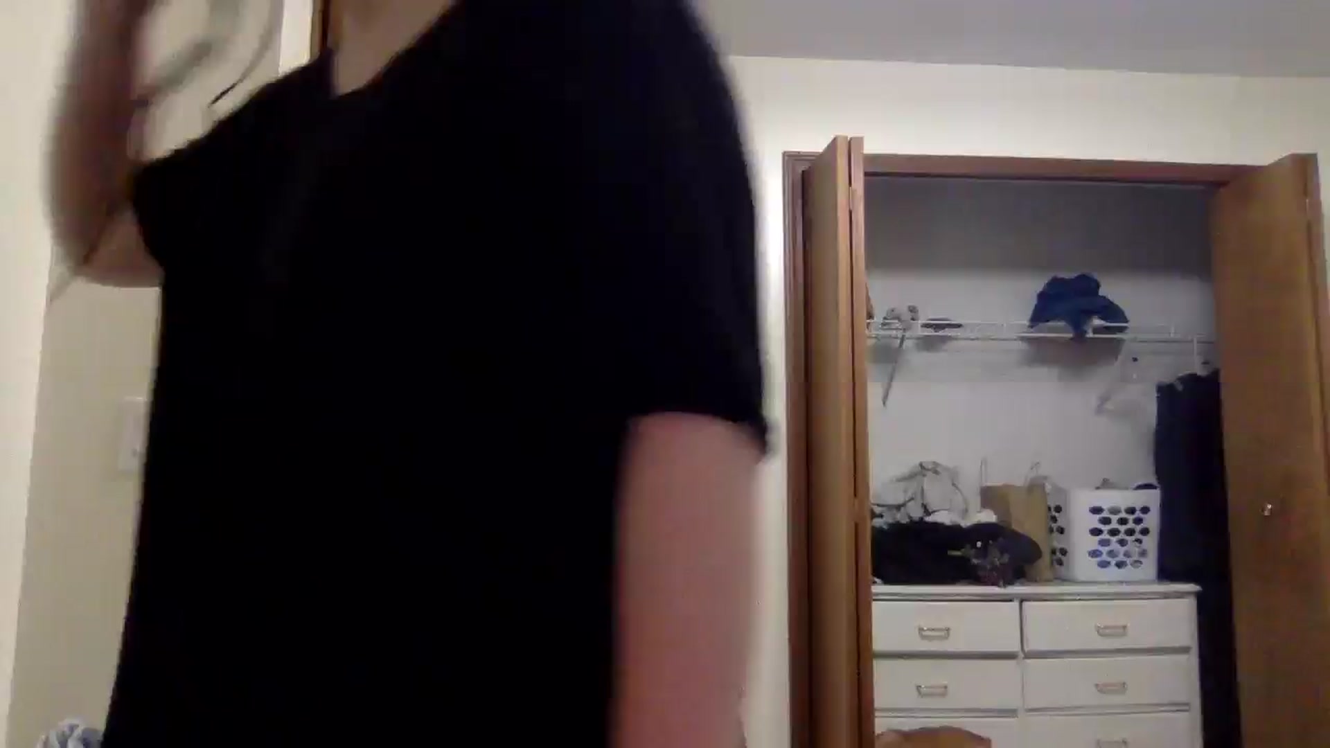 Gallery image thumbnail from Snowbabe4's myfreecams stream on, 05/14/2025, 13:30 image 1 of 20