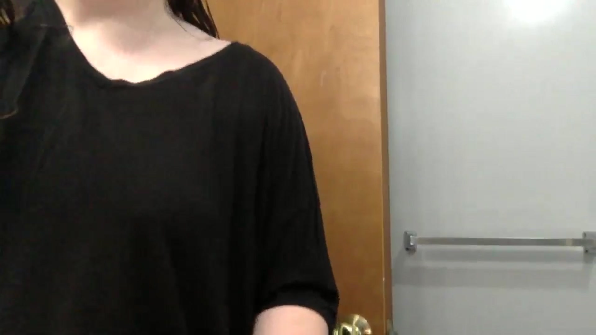 Gallery image thumbnail from Snowbabe4's myfreecams stream on, 05/14/2025, 13:30 image 2 of 20