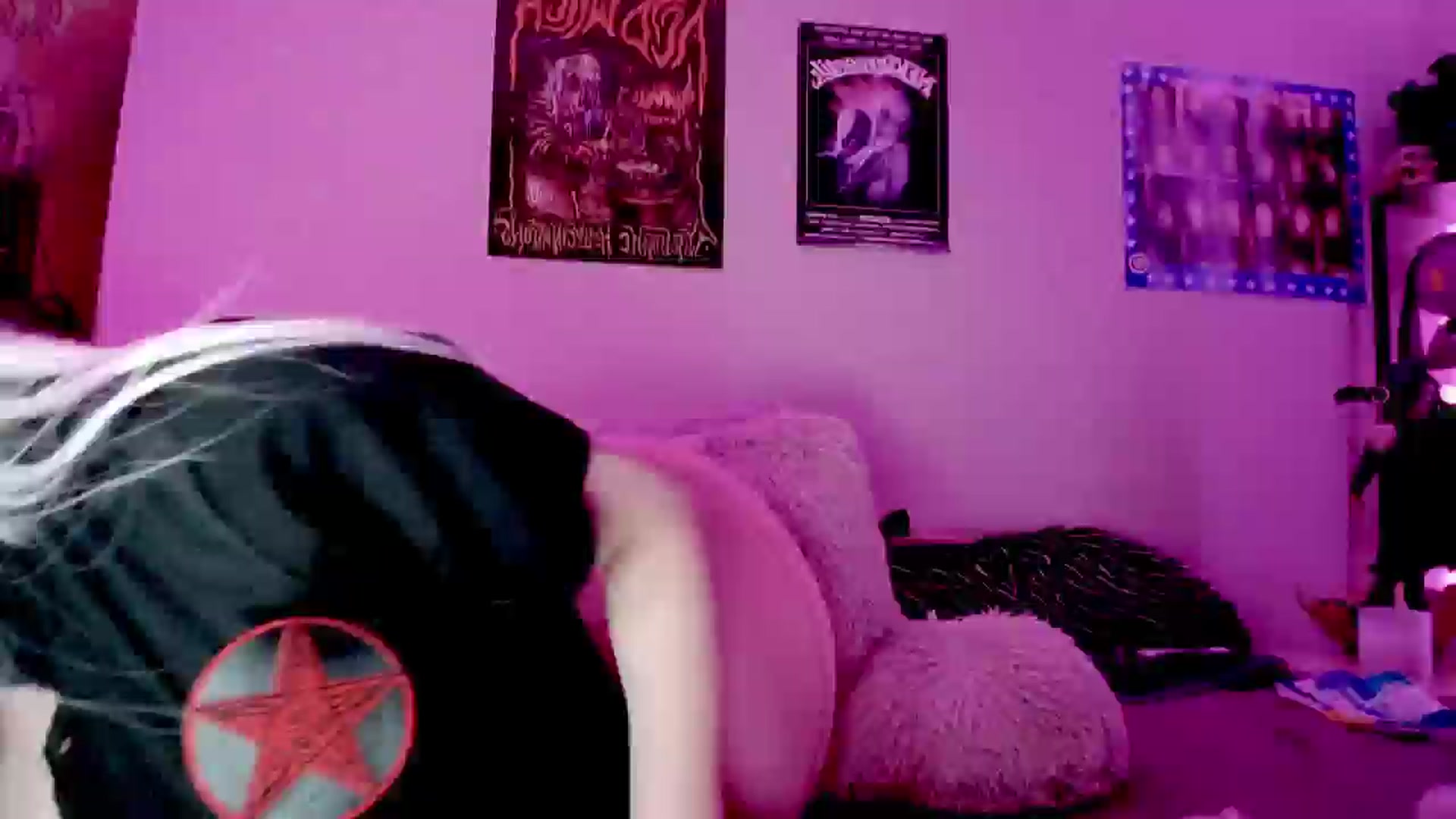Gallery image thumbnail from Snowblind's myfreecams stream on, 08/11/2025, 24:00 image 15 of 20