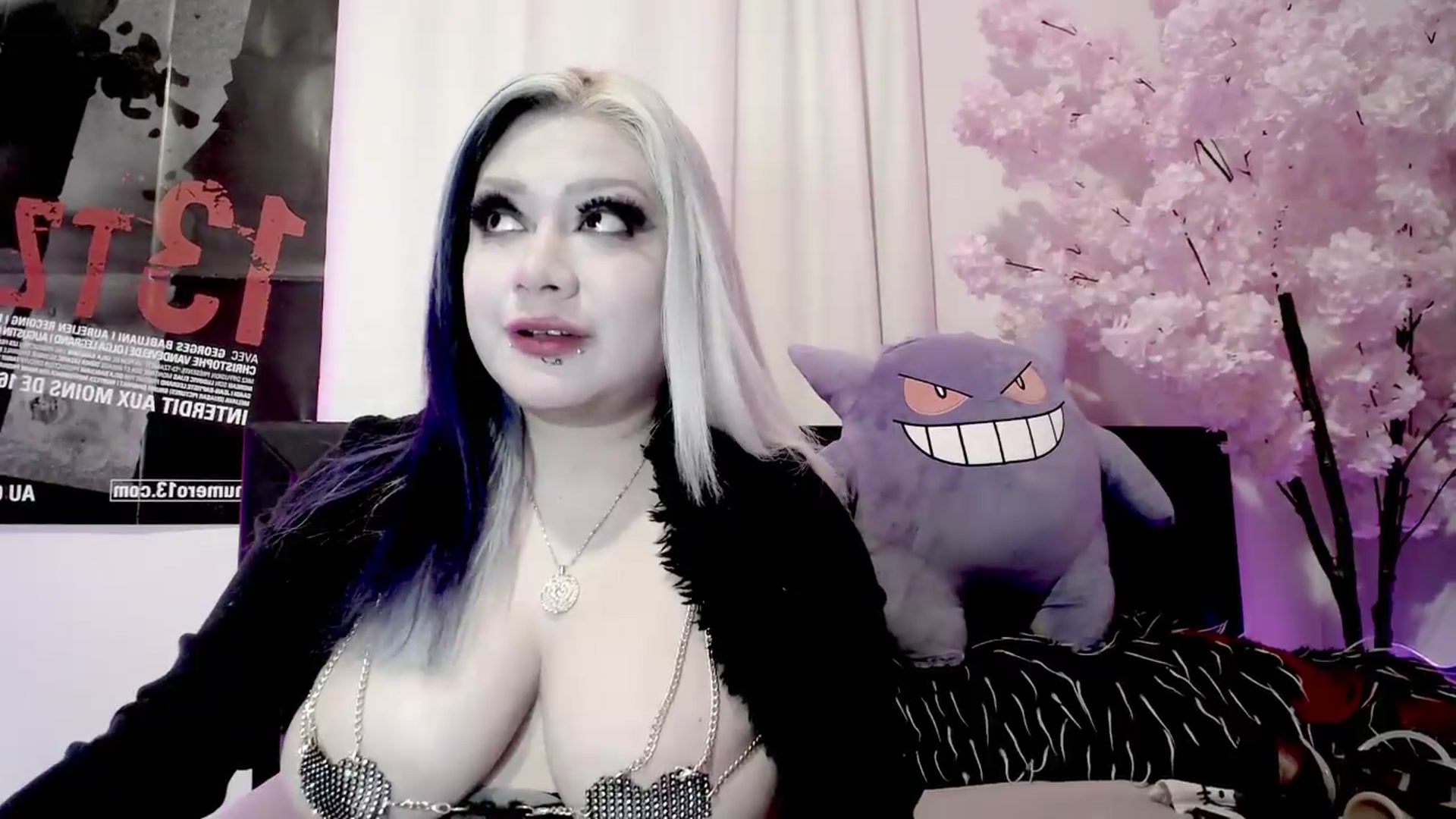 Gallery image thumbnail from Snowblind's myfreecams stream on, 07/20/2026, 01:15 image 2 of 20