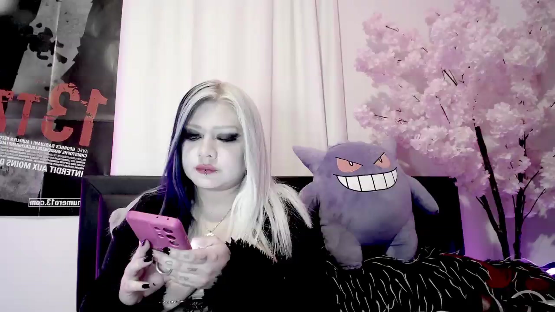 Gallery image thumbnail from Snowblind's myfreecams stream on, 07/20/2026, 01:31 image 14 of 20
