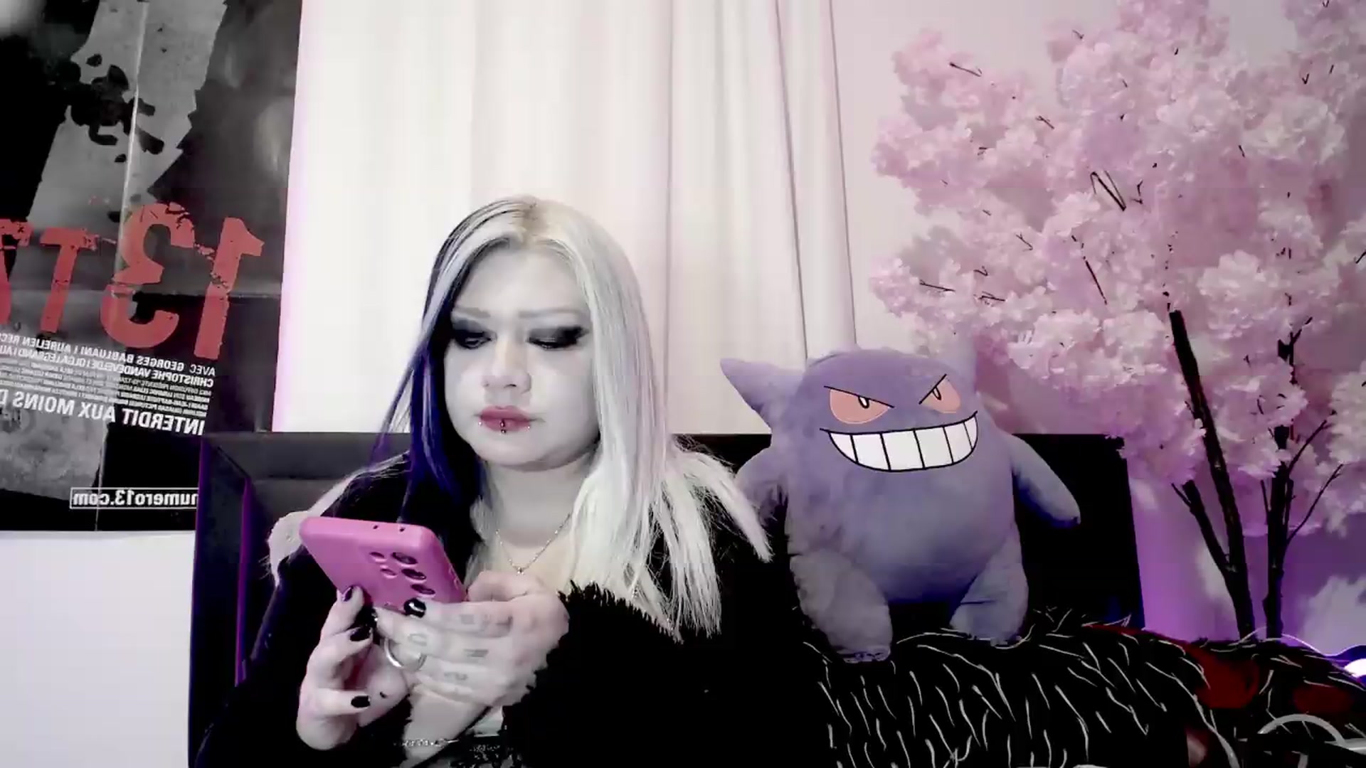 Gallery image thumbnail from Snowblind's myfreecams stream on, 07/20/2026, 01:31 image 13 of 20