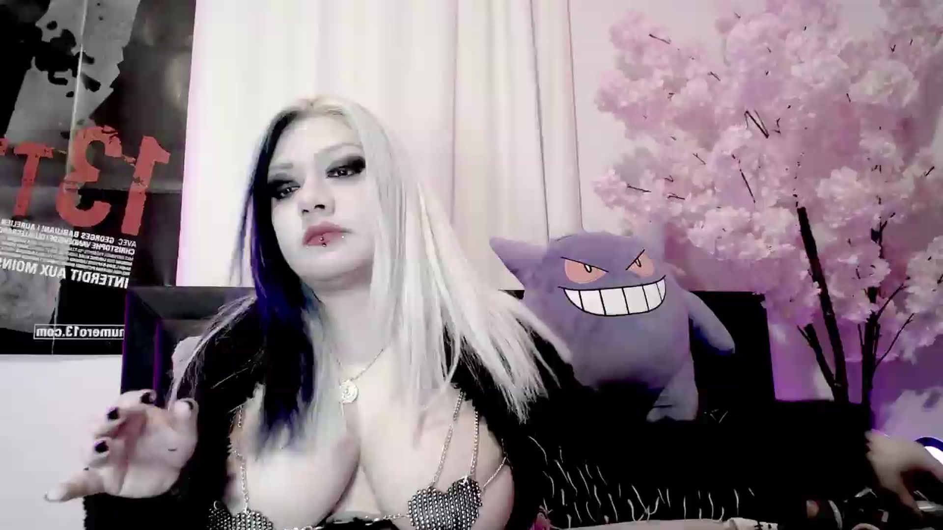 Gallery image thumbnail from Snowblind's myfreecams stream on, 07/20/2026, 01:31 image 1 of 20