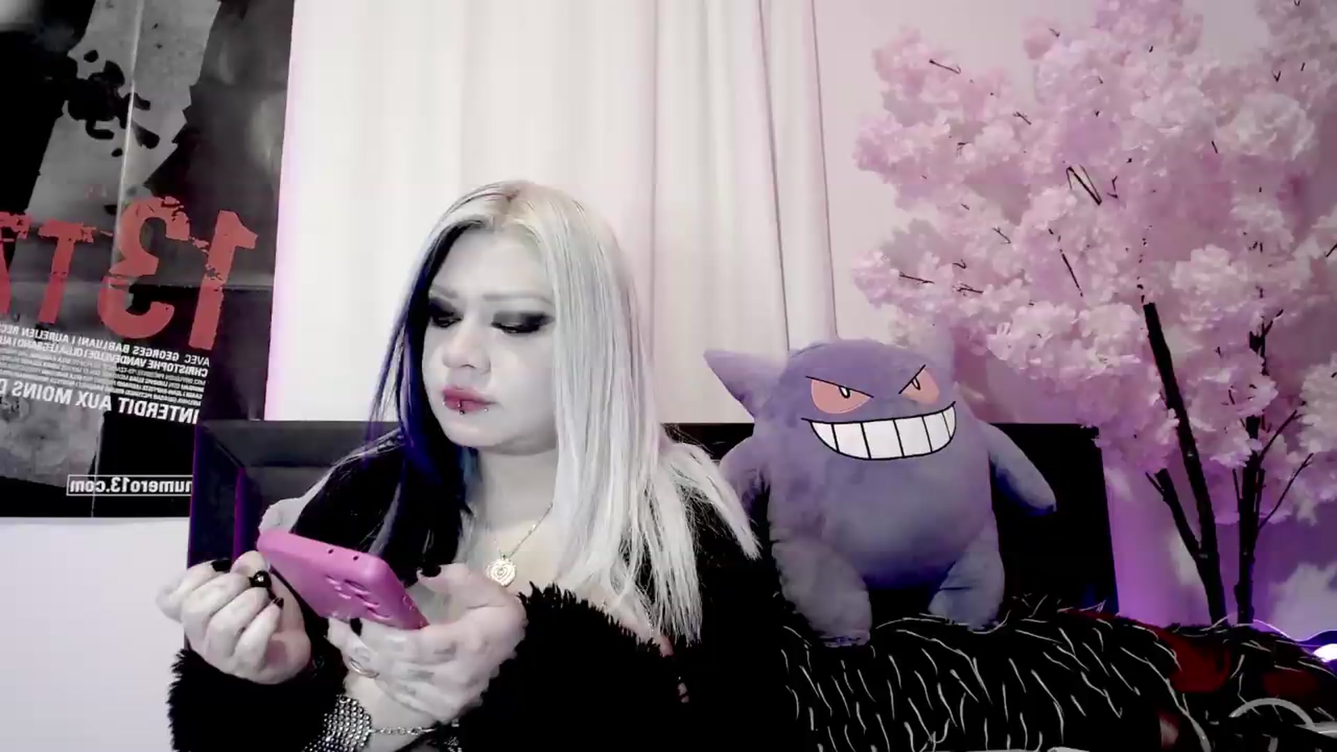 Gallery image thumbnail from Snowblind's myfreecams stream on, 07/20/2026, 01:31 image 18 of 20