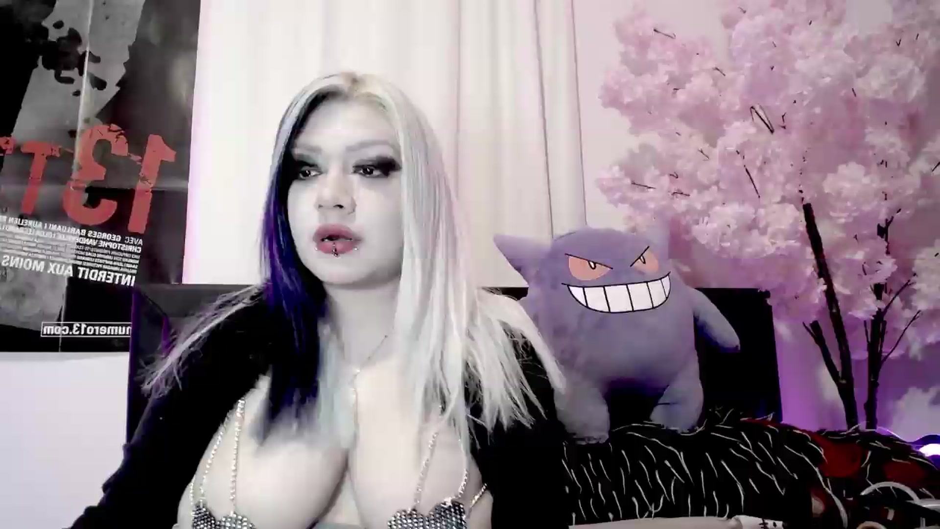 Gallery image thumbnail from Snowblind's myfreecams stream on, 07/20/2026, 01:31 image 4 of 20