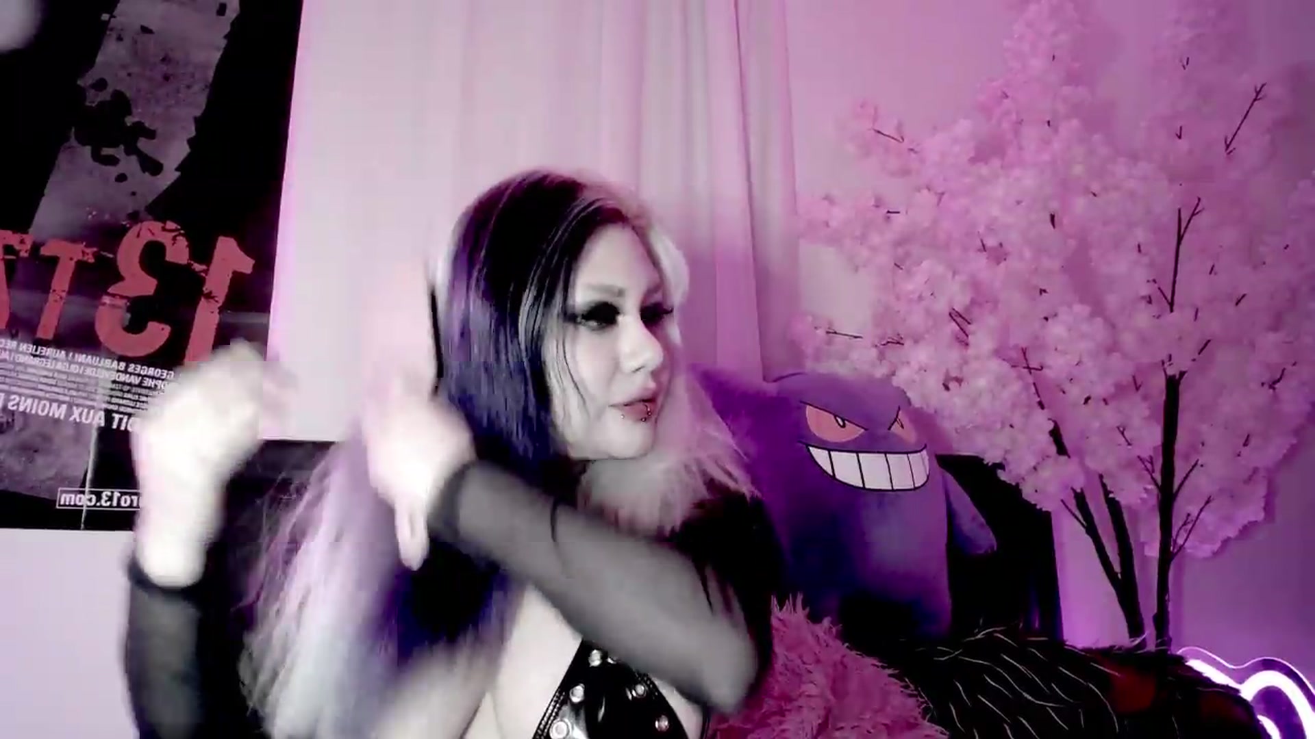 Gallery image thumbnail from Snowblind's myfreecams stream on, 07/20/2026, 15:46 image 13 of 20