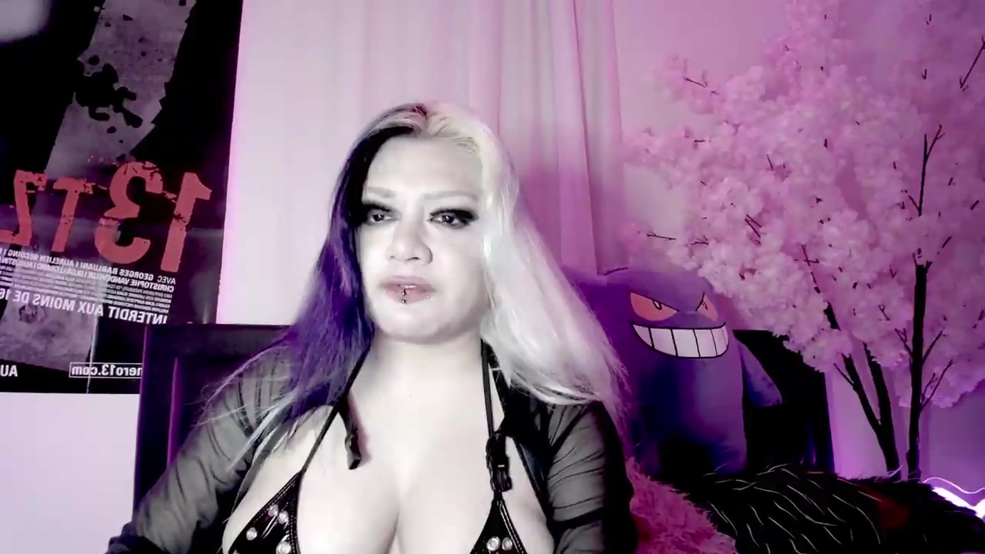 Gallery image thumbnail from Snowblind's myfreecams stream on, 07/20/2026, 15:46 image 19 of 20