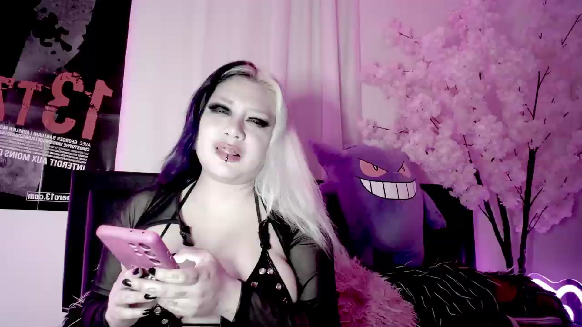 Gallery image thumbnail from Snowblind's myfreecams stream on, 07/20/2026, 16:03 image 5 of 20