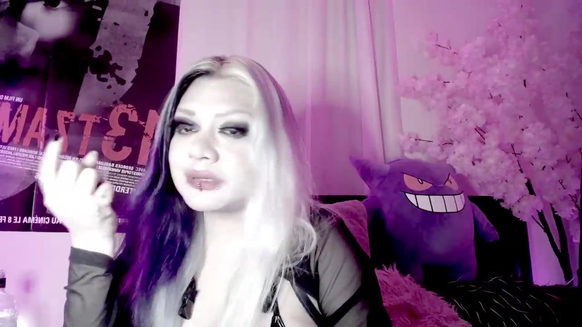 Gallery image thumbnail from Snowblind's myfreecams stream on, 07/20/2026, 16:03 image 18 of 20
