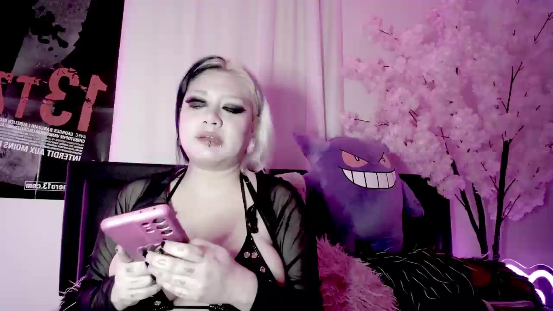 Gallery image thumbnail from Snowblind's myfreecams stream on, 07/20/2026, 16:03 image 2 of 20