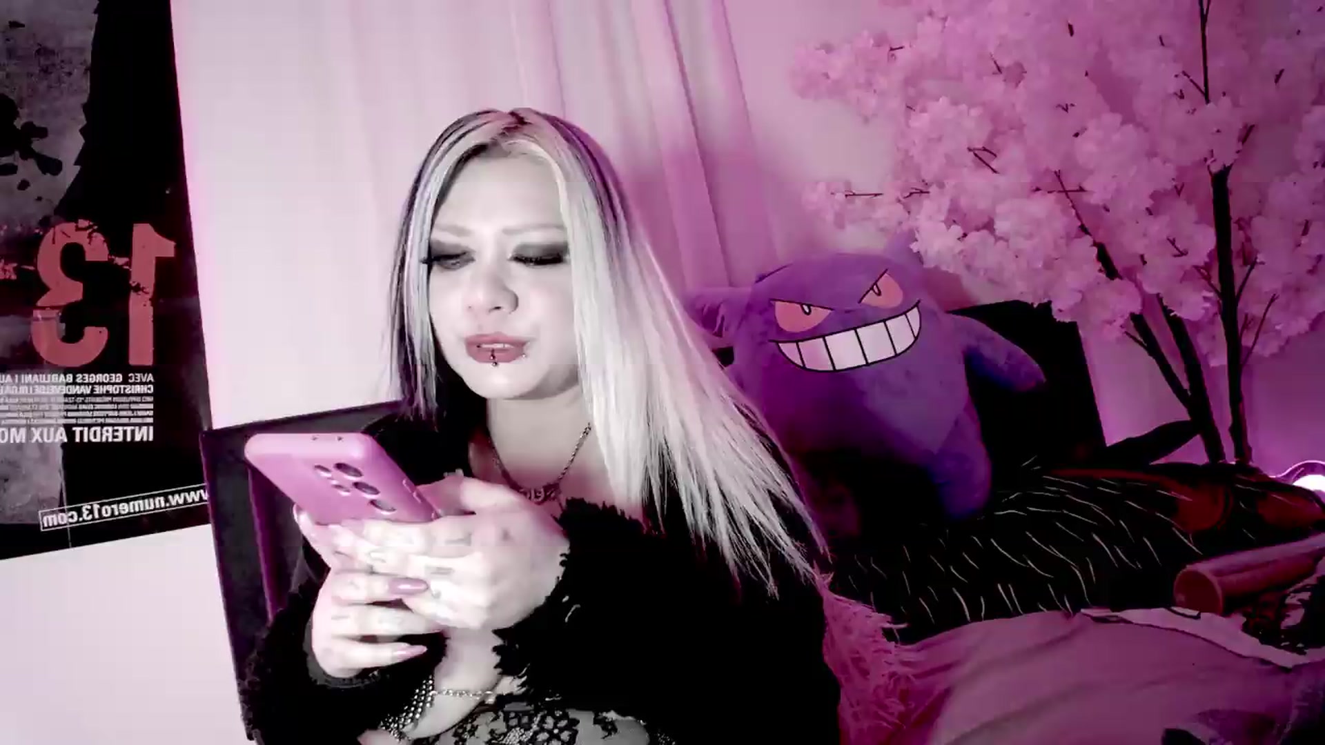 Gallery image thumbnail from Snowblind's myfreecams stream on, 08/01/2026, 14:56 image 6 of 20