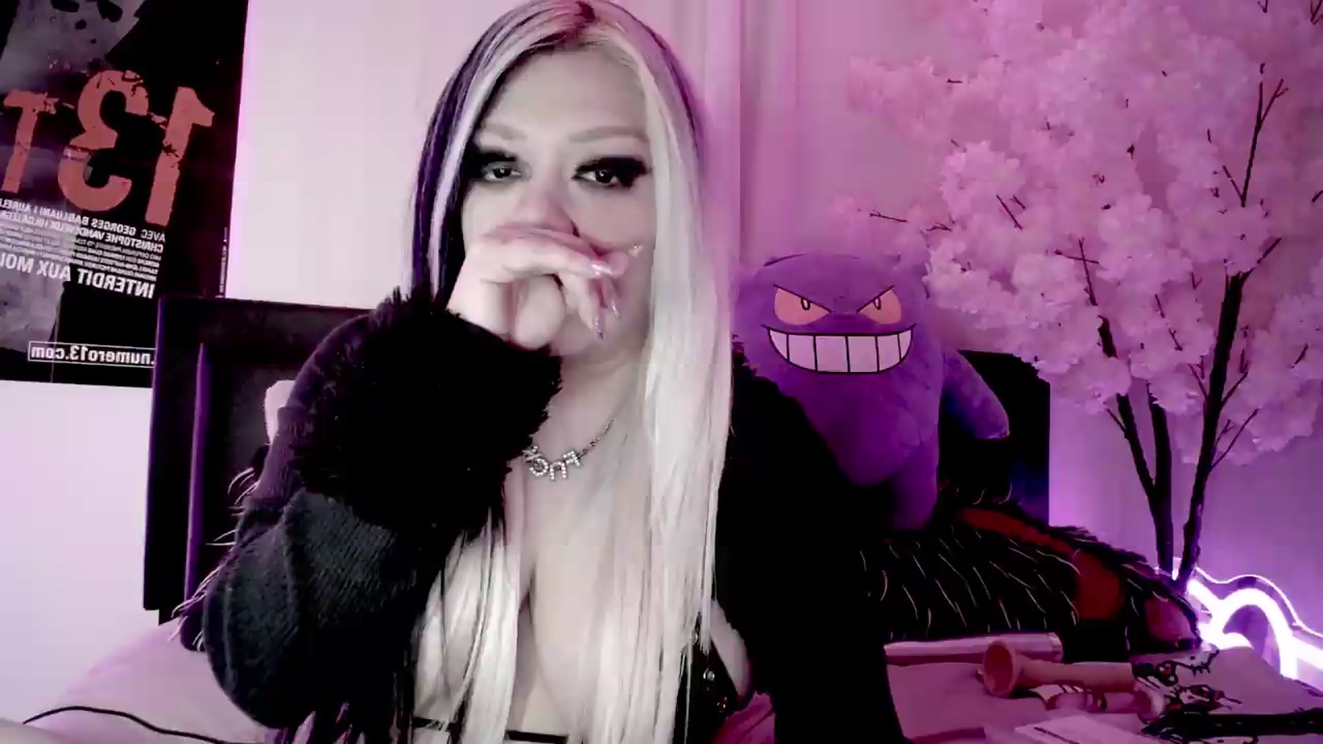 Gallery image thumbnail from Snowblind's myfreecams stream on, 08/02/2026, 24:12 image 19 of 20