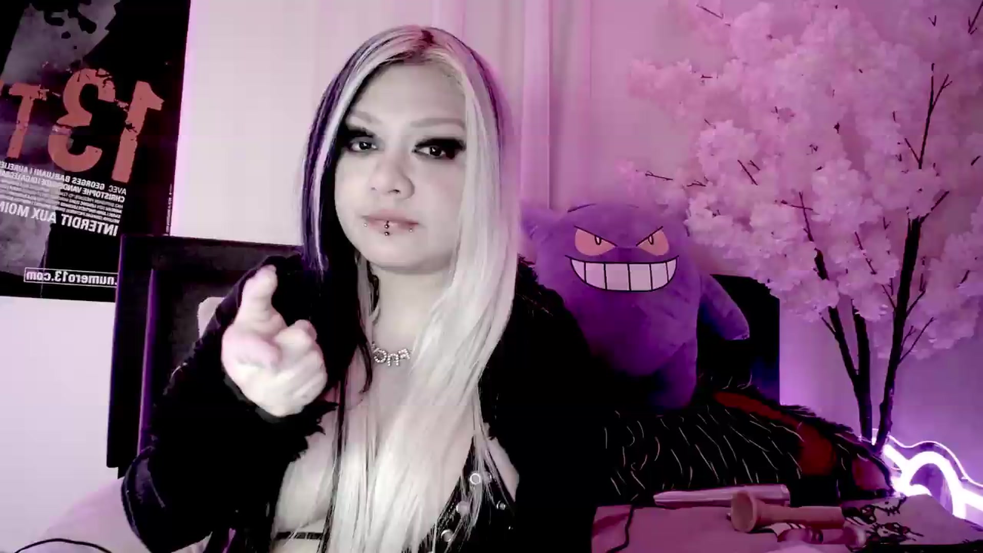 Gallery image thumbnail from Snowblind's myfreecams stream on, 08/02/2026, 24:12 image 18 of 20