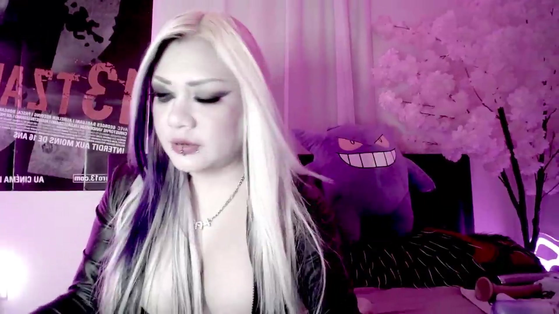 Gallery image thumbnail from Snowblind's myfreecams stream on, 08/26/2026, 04:49 image 13 of 20