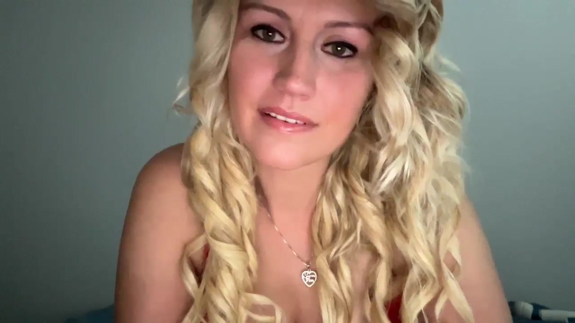 Gallery image thumbnail from Snowcheer93's myfreecams stream on, 12/02/2024, 21:42 image 8 of 20