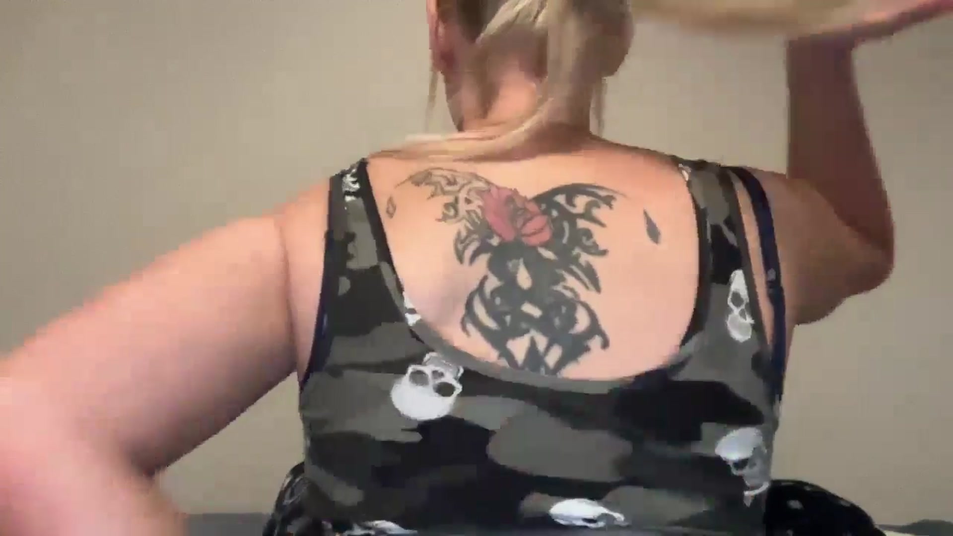 Gallery image thumbnail from Snowcheer93's myfreecams stream on, 12/09/2024, 05:01 image 15 of 20