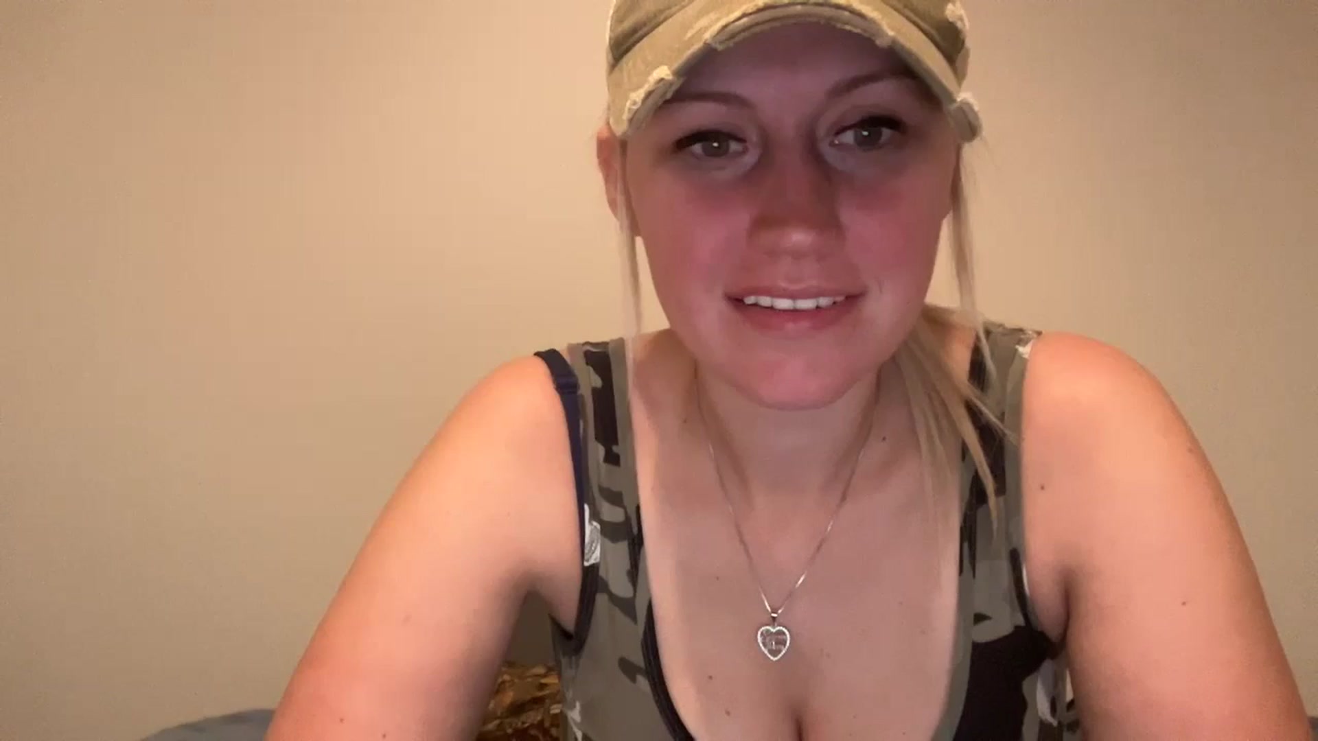 Gallery image thumbnail from Snowcheer93's myfreecams stream on, 12/09/2024, 05:01 image 19 of 20