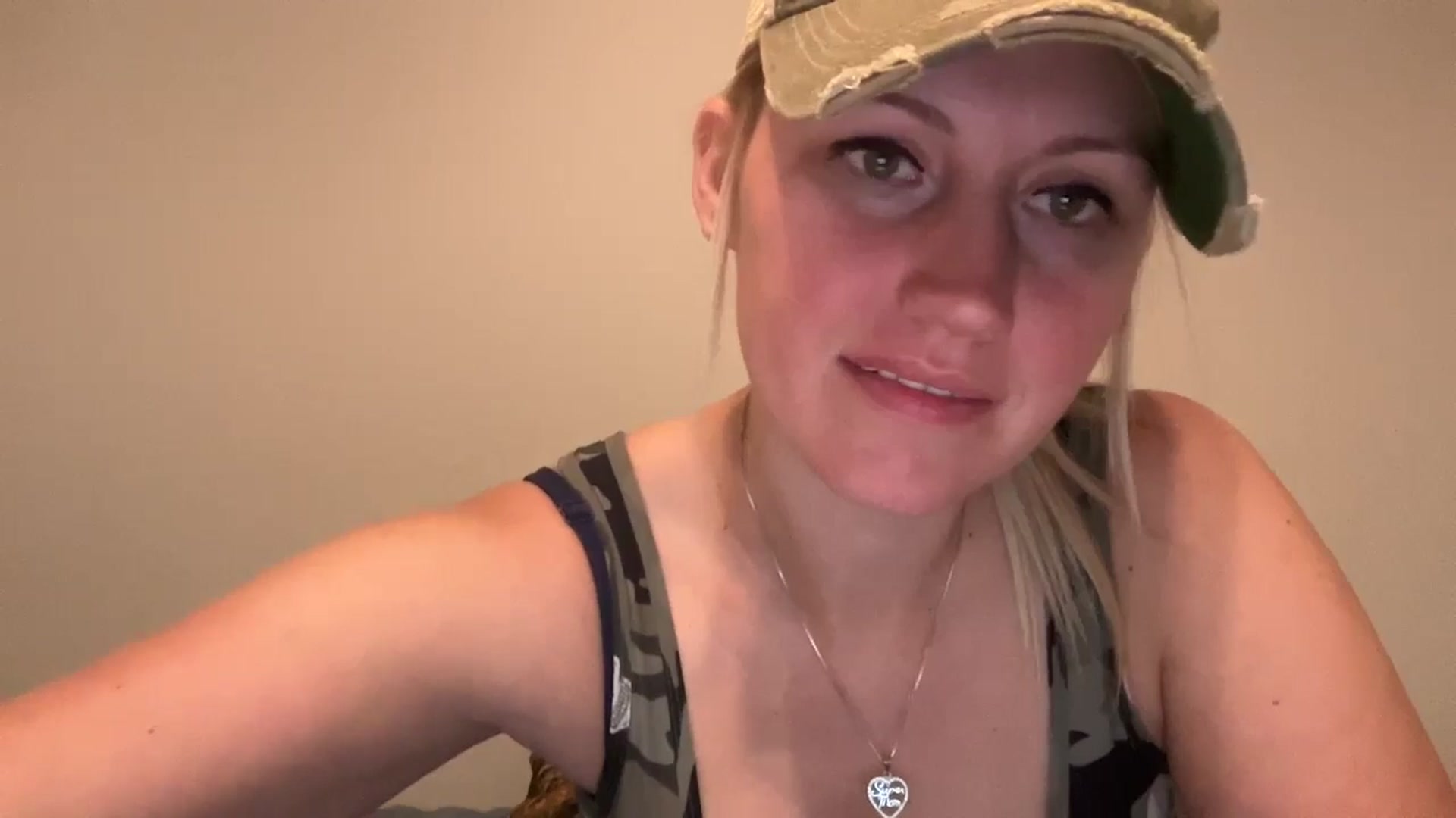 Gallery image thumbnail from Snowcheer93's myfreecams stream on, 12/09/2024, 05:01 image 16 of 20