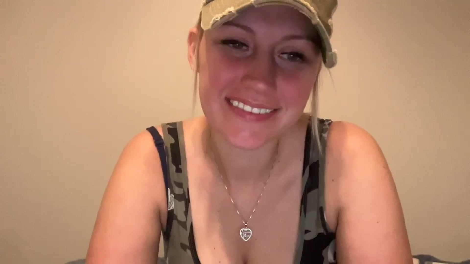 Gallery image thumbnail from Snowcheer93's myfreecams stream on, 12/09/2024, 05:01 image 9 of 20