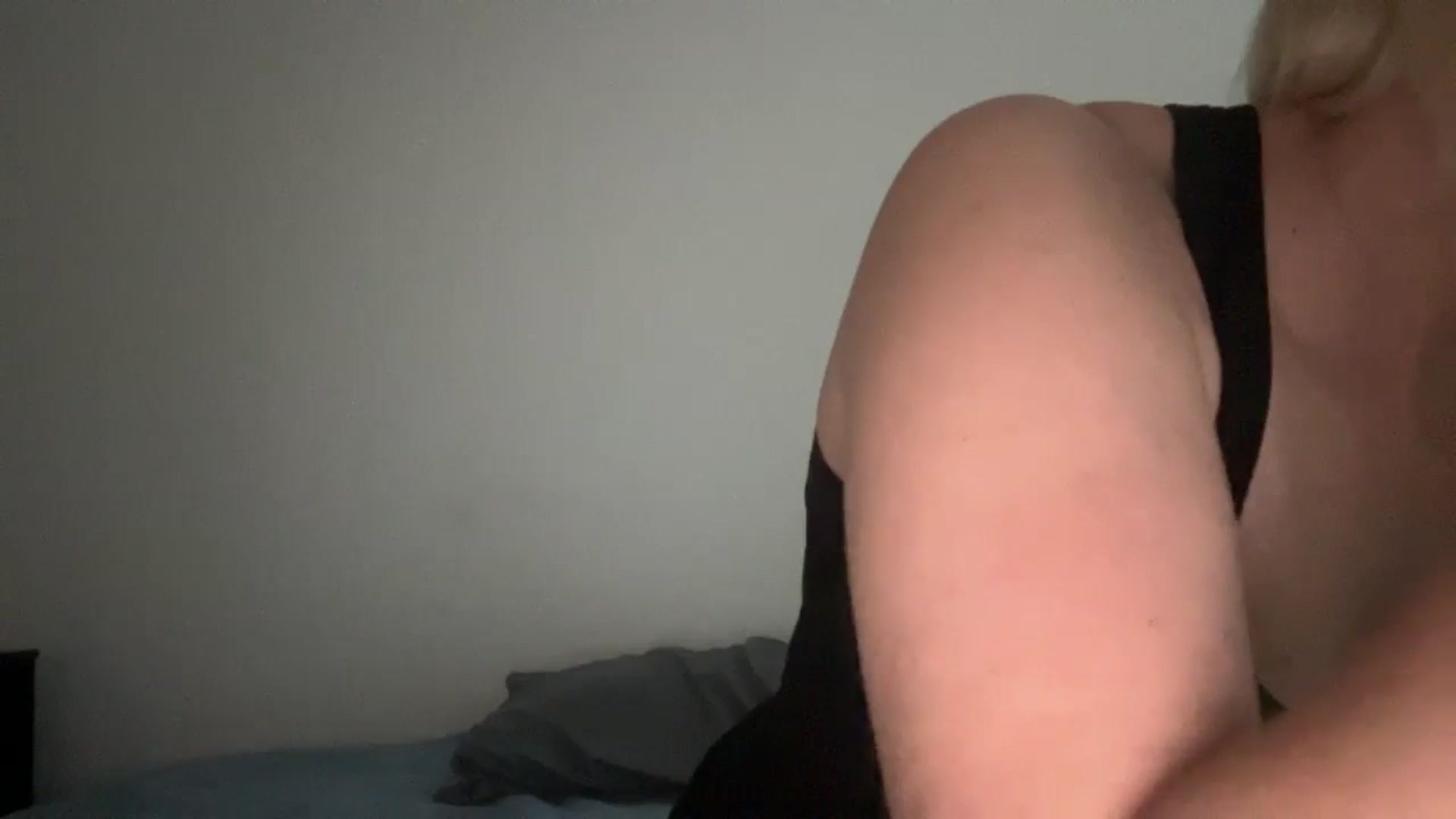Gallery image thumbnail from Snowcheer93's myfreecams stream on, 01/28/2025, 22:15 image 4 of 20
