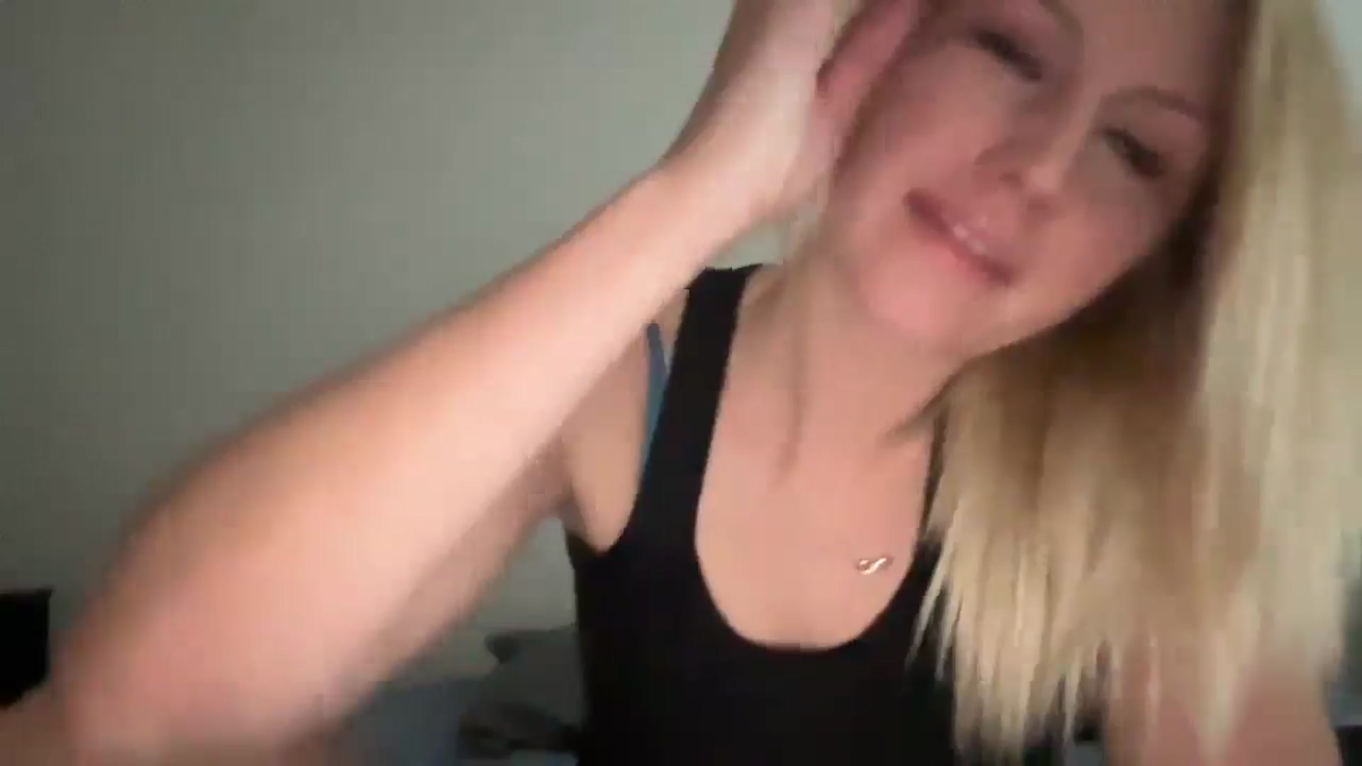 Gallery image thumbnail from Snowcheer93's myfreecams stream on, 01/28/2025, 22:15 image 14 of 20